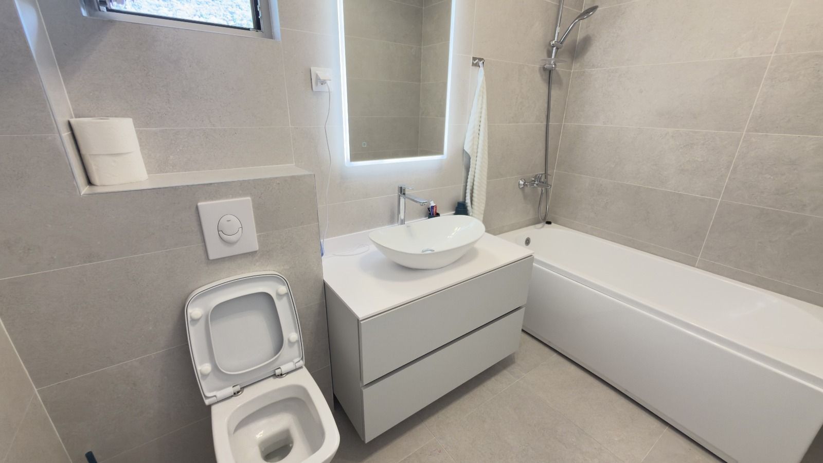 Luksuzan penhouse sa velikom krovnom terasom, garažnim mestom i ostavom, Bečići, Budva - Amfora Real Estate