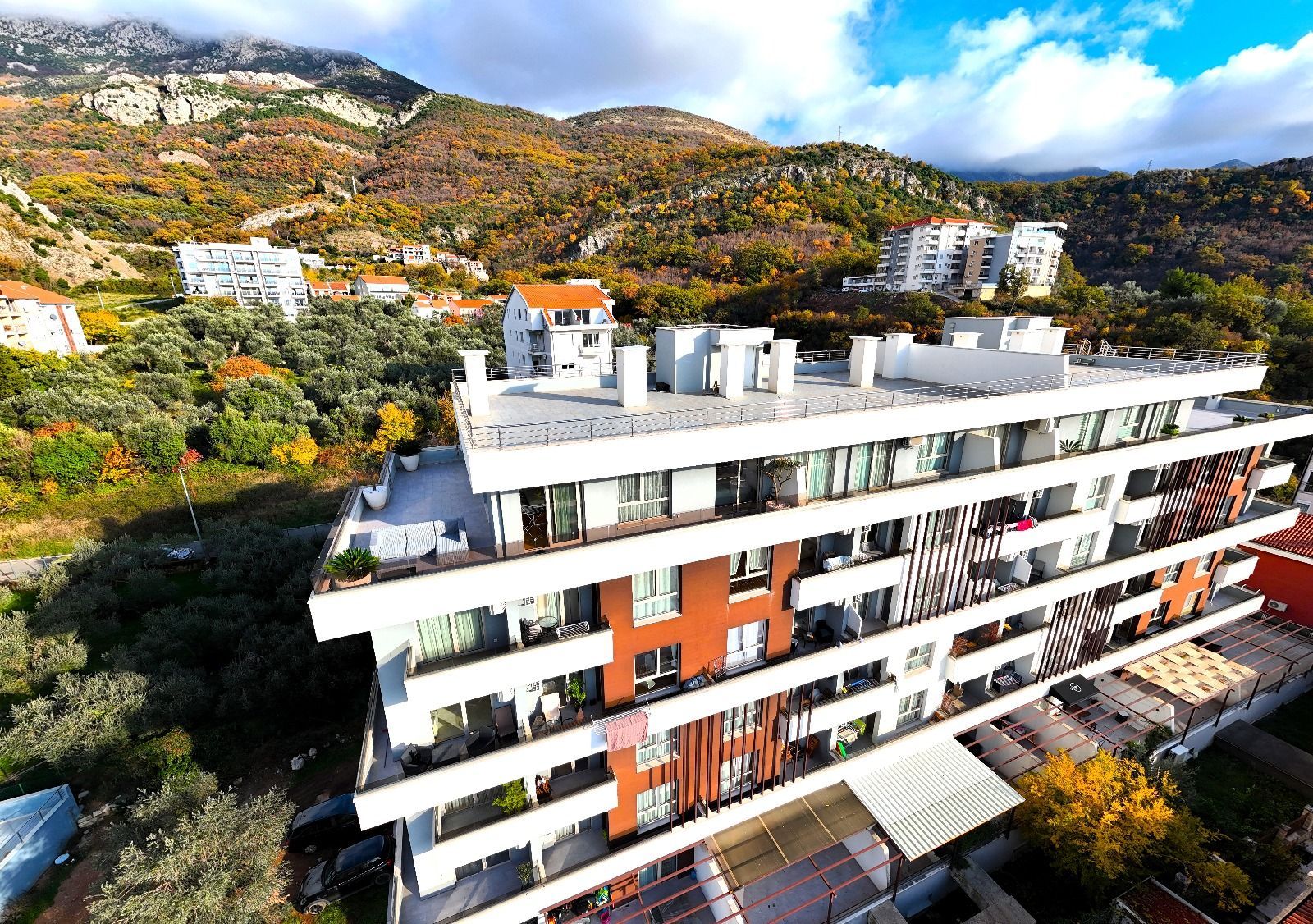 Luksuzan penhouse sa velikom krovnom terasom, garažnim mestom i ostavom, Bečići, Budva - Amfora Real Estate