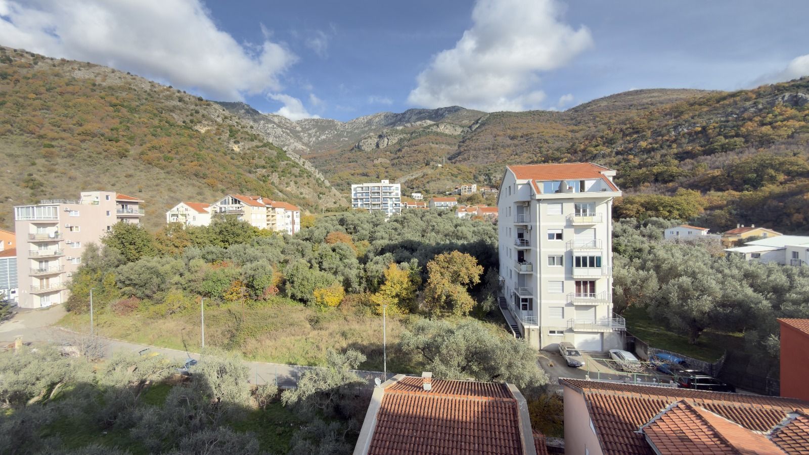 Luksuzan penhouse sa velikom krovnom terasom, garažnim mestom i ostavom, Bečići, Budva - Amfora Real Estate