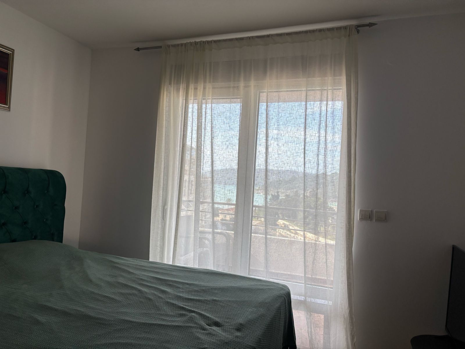 Ekskluzivna Ponuda – Prostran Jednosoban Stan 71m² sa Dve Terase i Trajnim Pogledom na More, Bečići - Amfora Real Estate