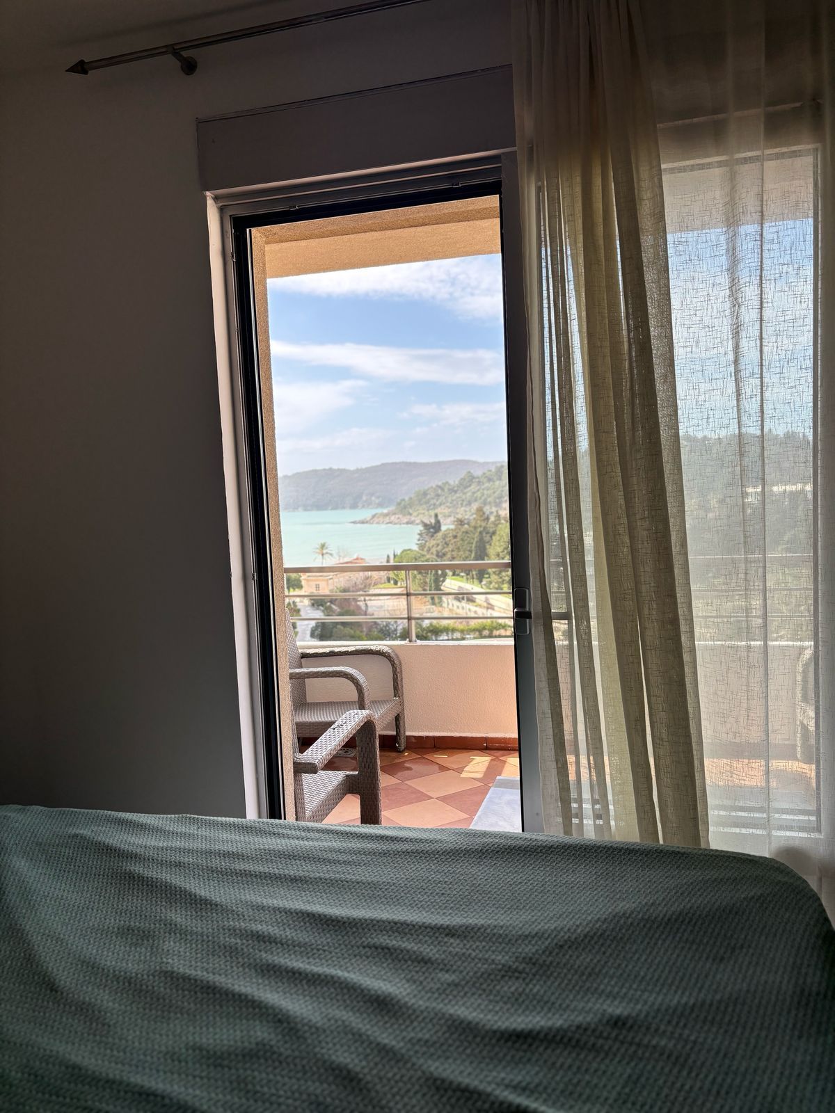 Ekskluzivna Ponuda – Prostran Jednosoban Stan 71m² sa Dve Terase i Trajnim Pogledom na More, Bečići - Amfora Real Estate