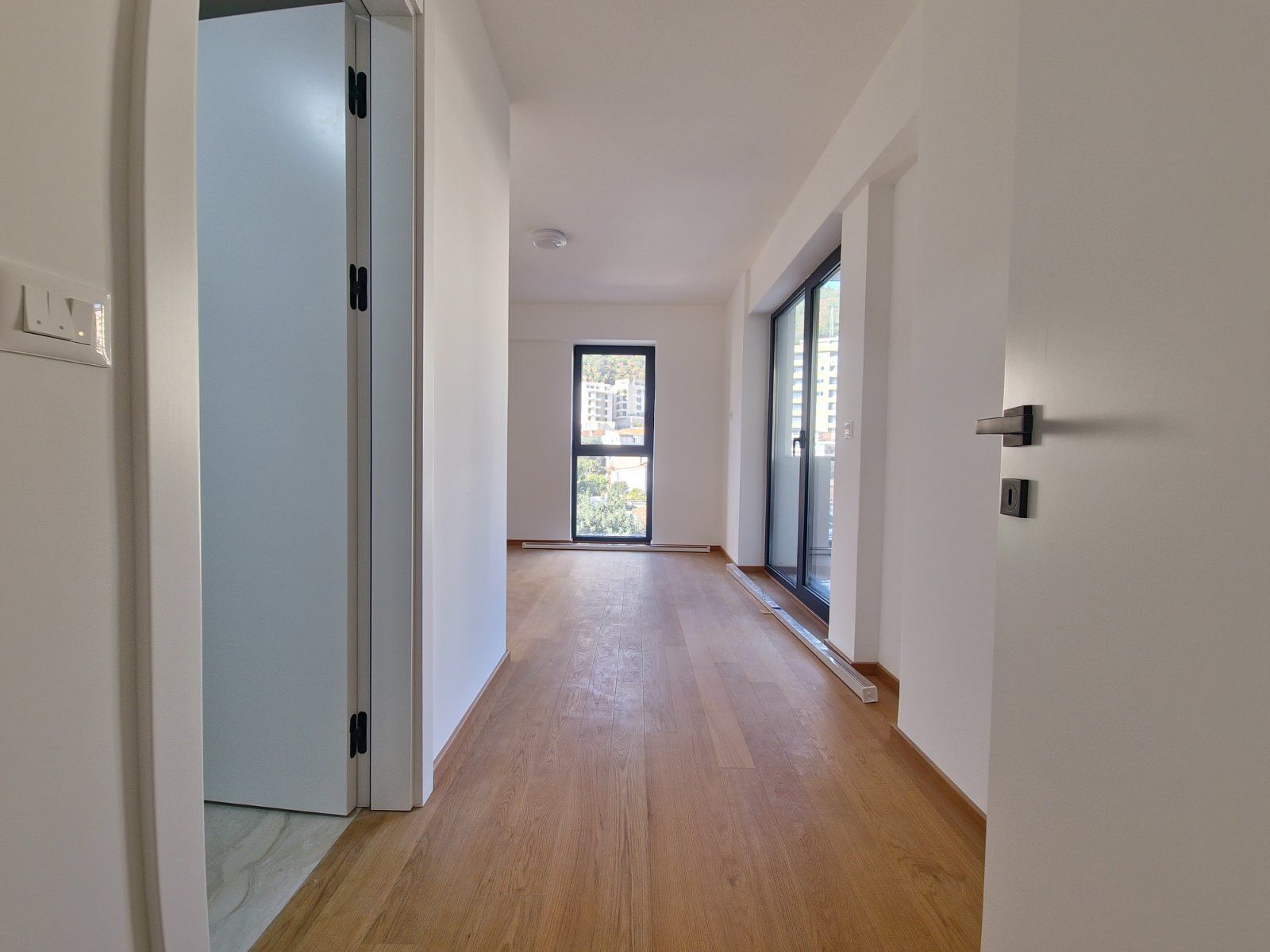 Izdavanje dvosobnog nenameštenog stana 75m² – Budva, Rozino - Amfora Real Estate