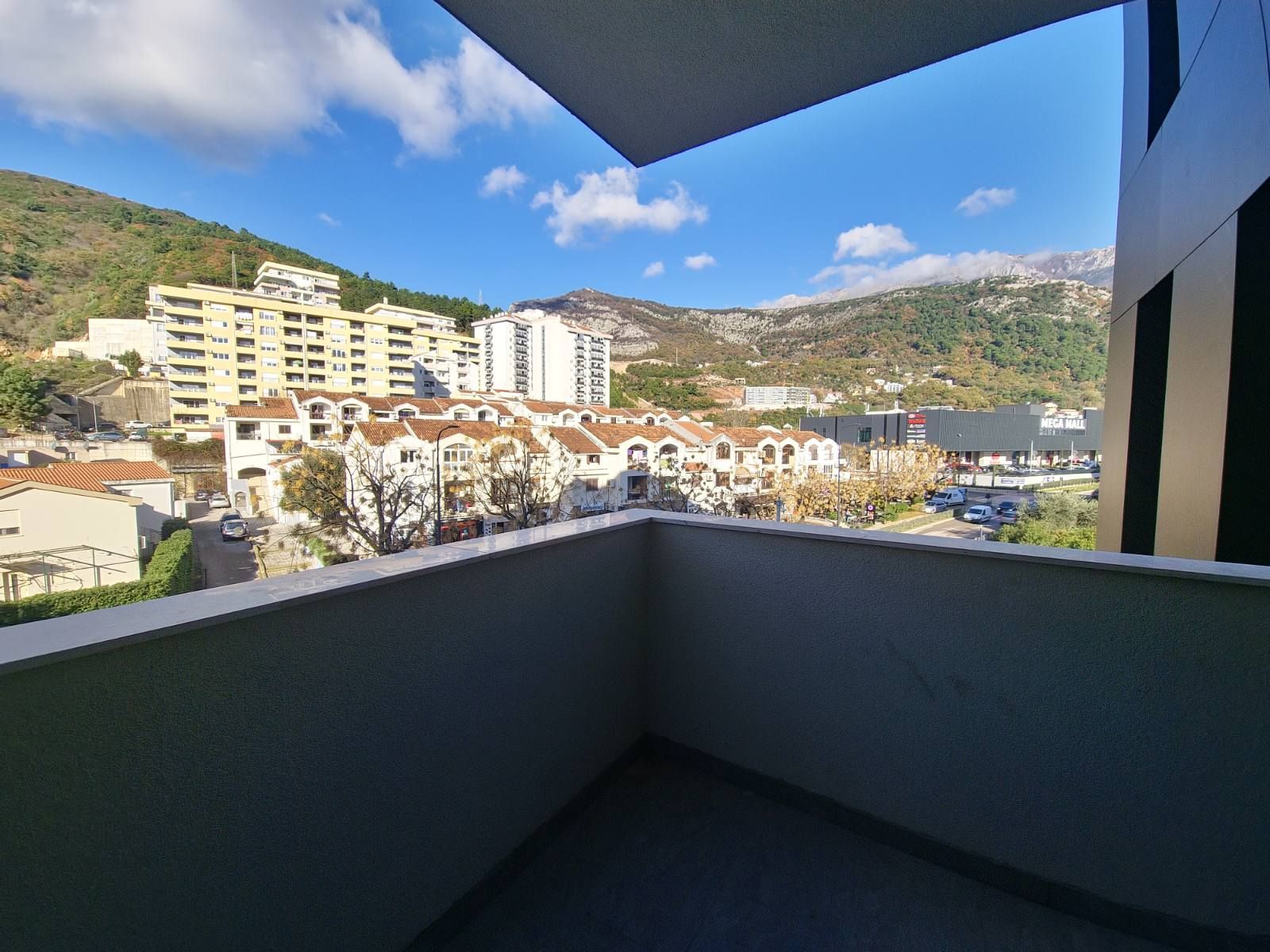 Izdavanje dvosobnog nenameštenog stana 75m² – Budva, Rozino - Amfora Real Estate
