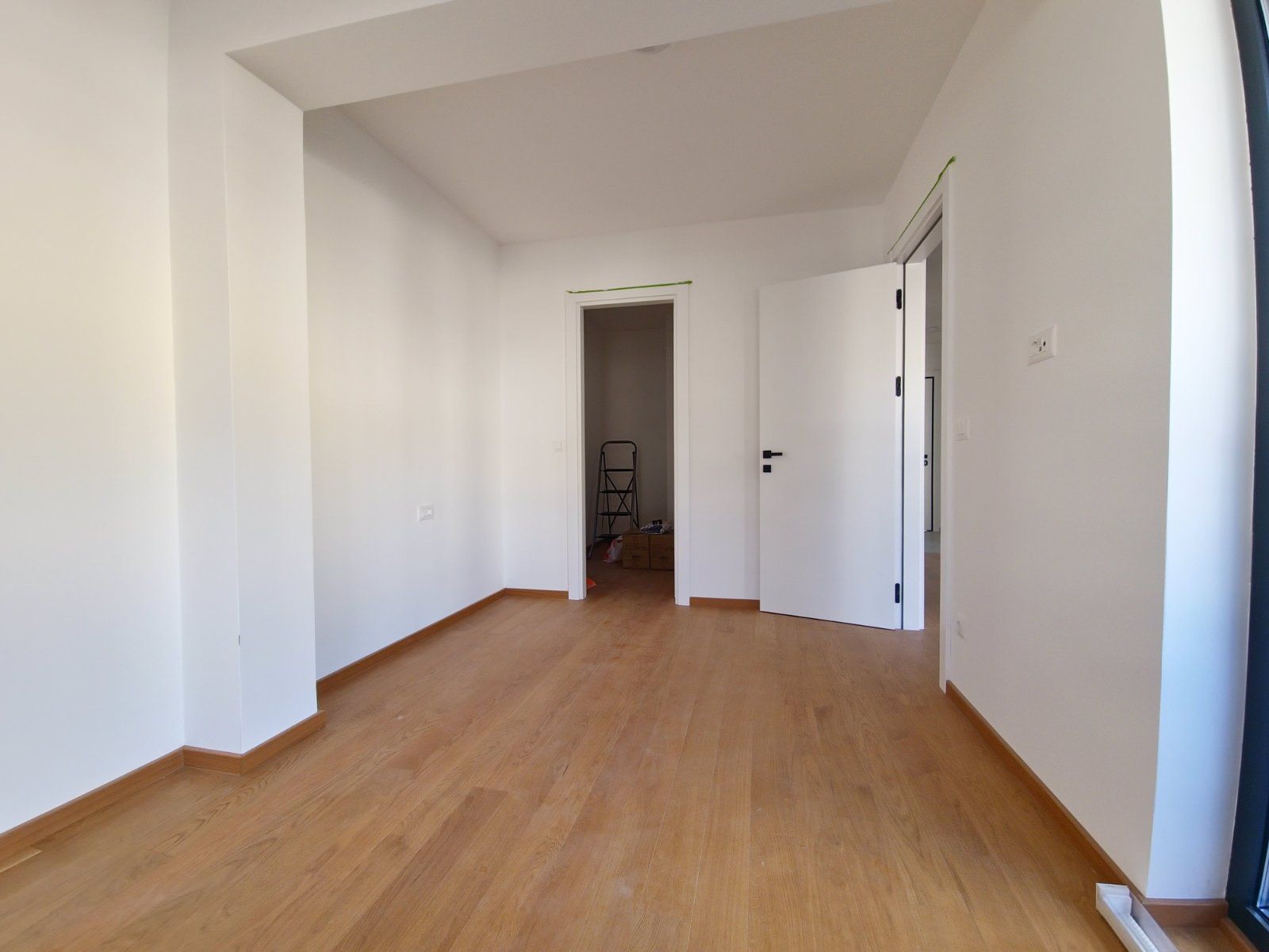 Izdavanje dvosobnog nenameštenog stana 75m² – Budva, Rozino - Amfora Real Estate