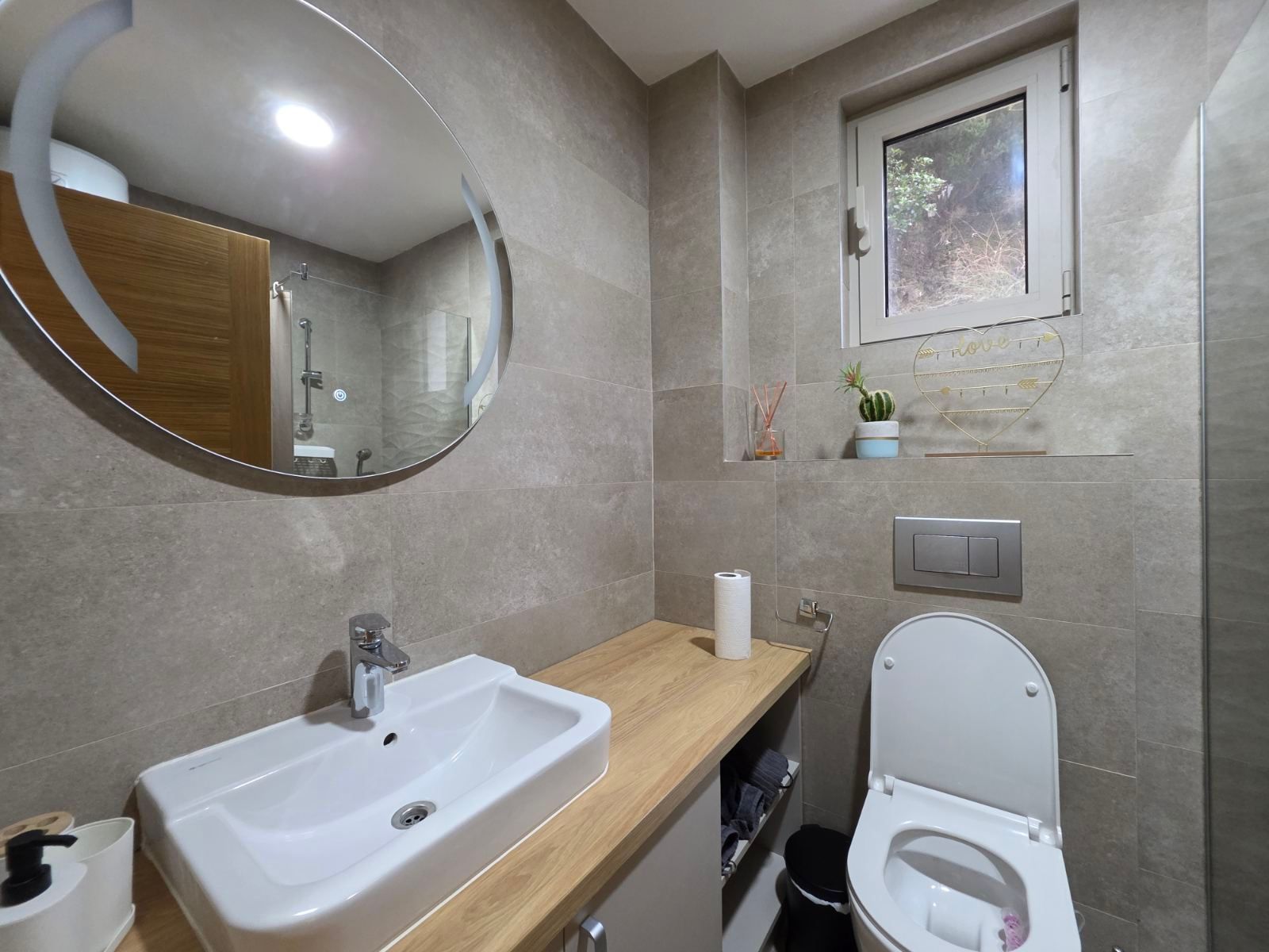 Na prodaju nov, moderno opremljen dvosoban stan 55m², Bečići - Amfora Real Estate