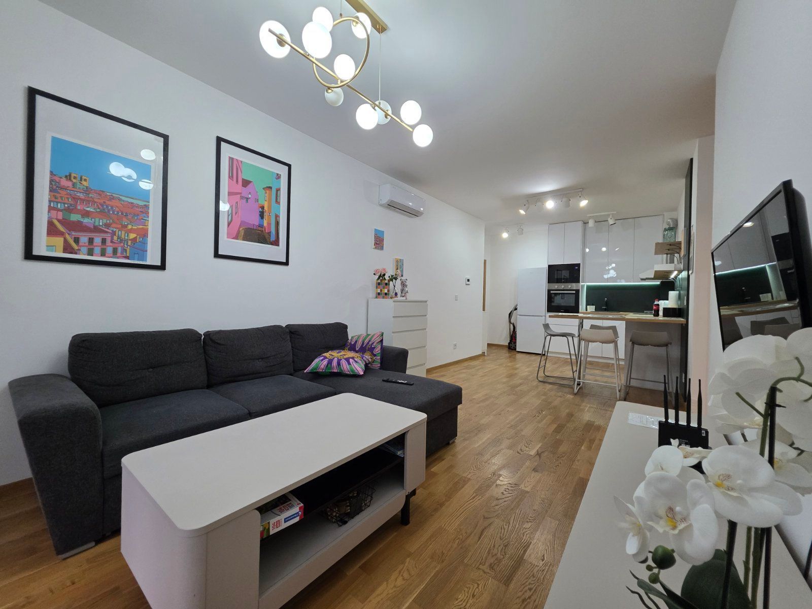 Na prodaju nov, moderno opremljen dvosoban stan 55m², Bečići - Amfora Real Estate