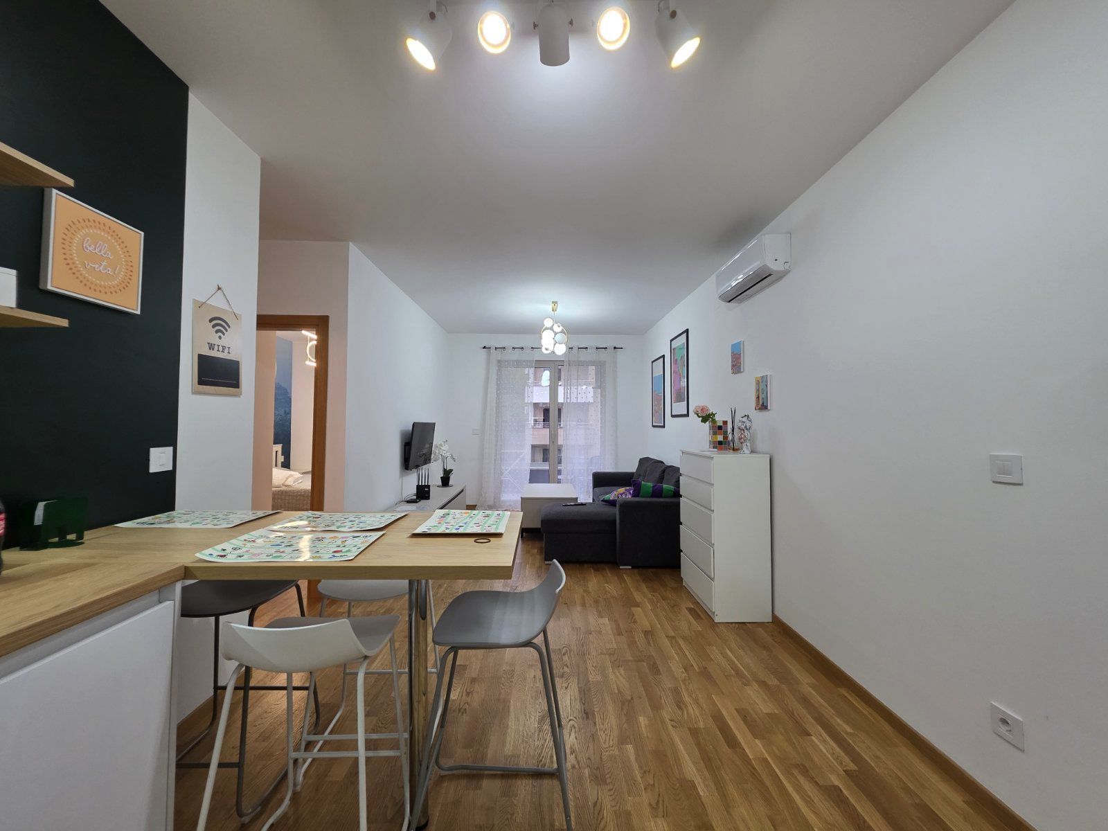 Na prodaju nov, moderno opremljen dvosoban stan 55m², Bečići - Amfora Real Estate