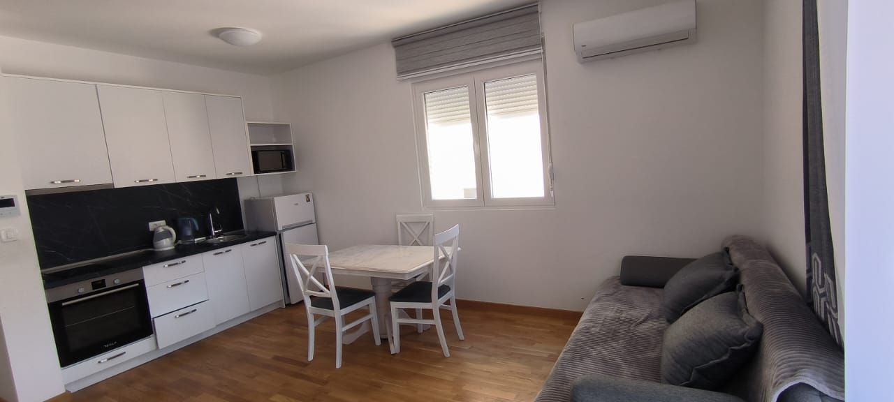 Moderno opremljen jednosoban stan na atraktivnoj lokaciji,Topliski put-Budva.(NA DUZI VREMENSKI PERIOD) - Amfora Real Estate