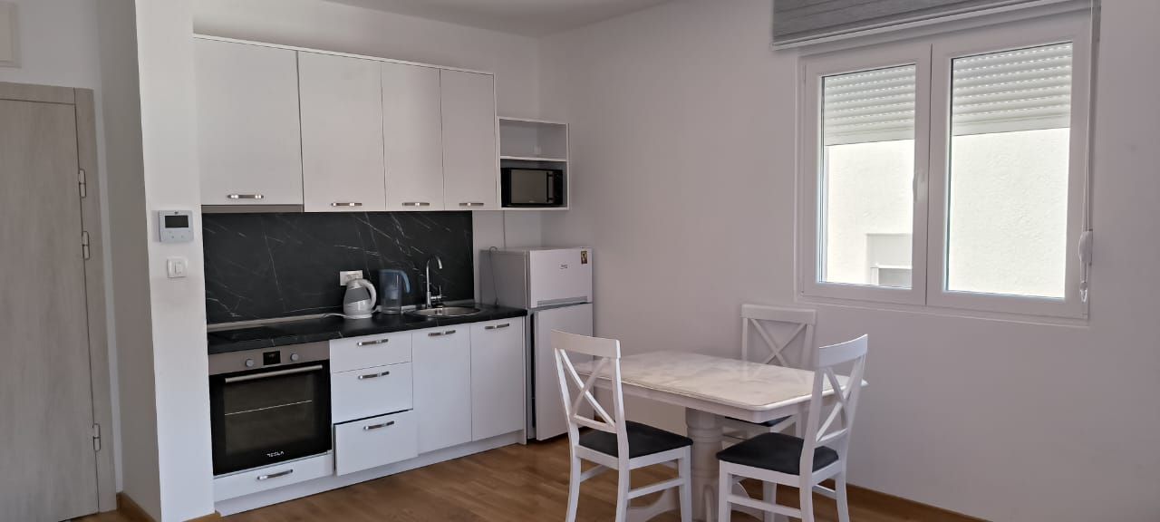 Moderno opremljen jednosoban stan na atraktivnoj lokaciji,Topliski put-Budva.(NA DUZI VREMENSKI PERIOD) - Amfora Real Estate