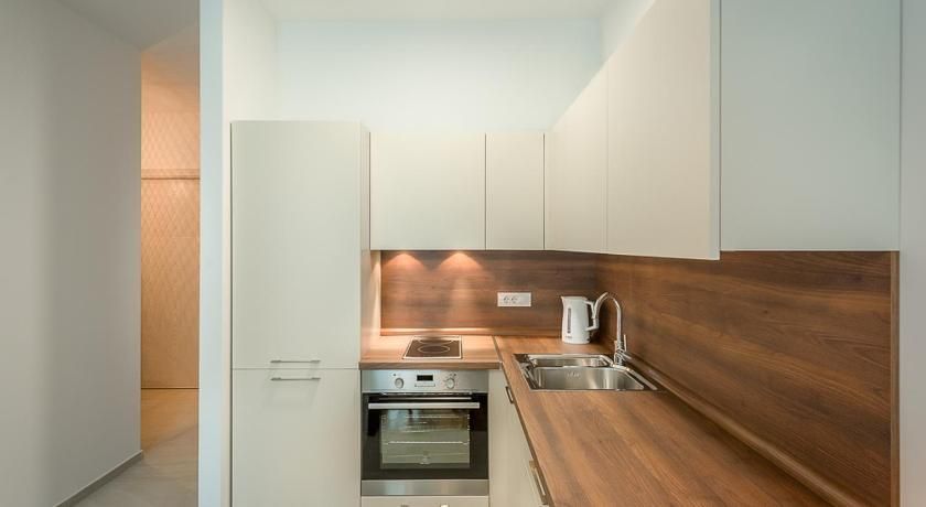 Prodaja dvosobnog moderno opremljenog stana 55 m² sa bočnim pogledom na more – Bečići - Amfora Real Estate