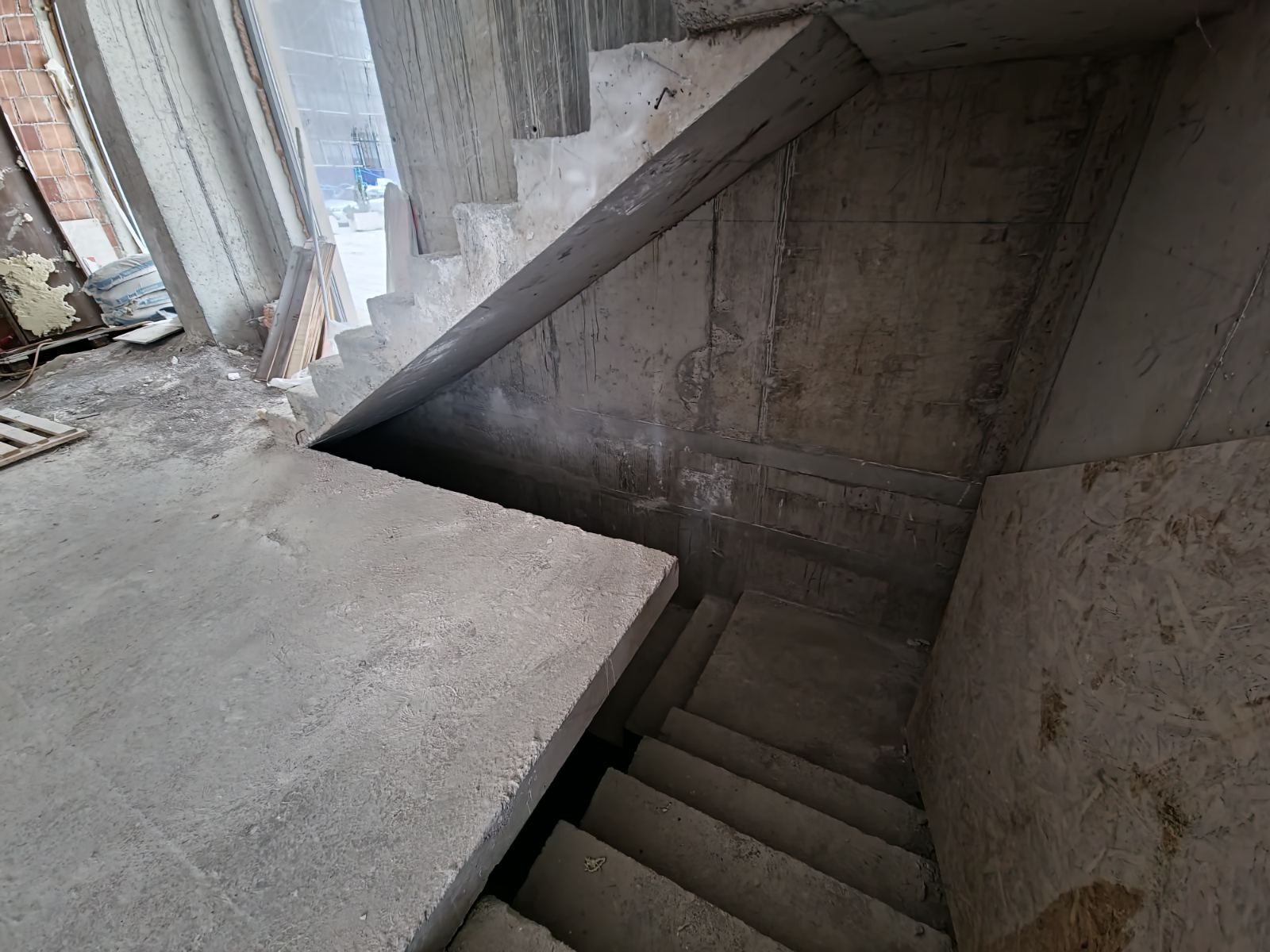 Izdavanje poslovnog prostora 353 m² – Budva, centar,100 m od mora - Amfora Real Estate