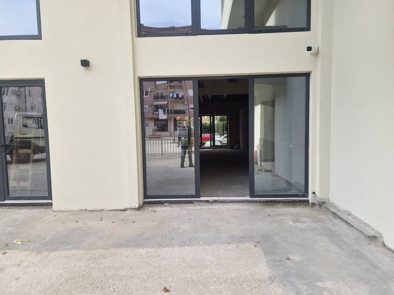 Izdavanje poslovnog prostora 134 m² sa parkingom – Rozino, Budva - Amfora Real Estate