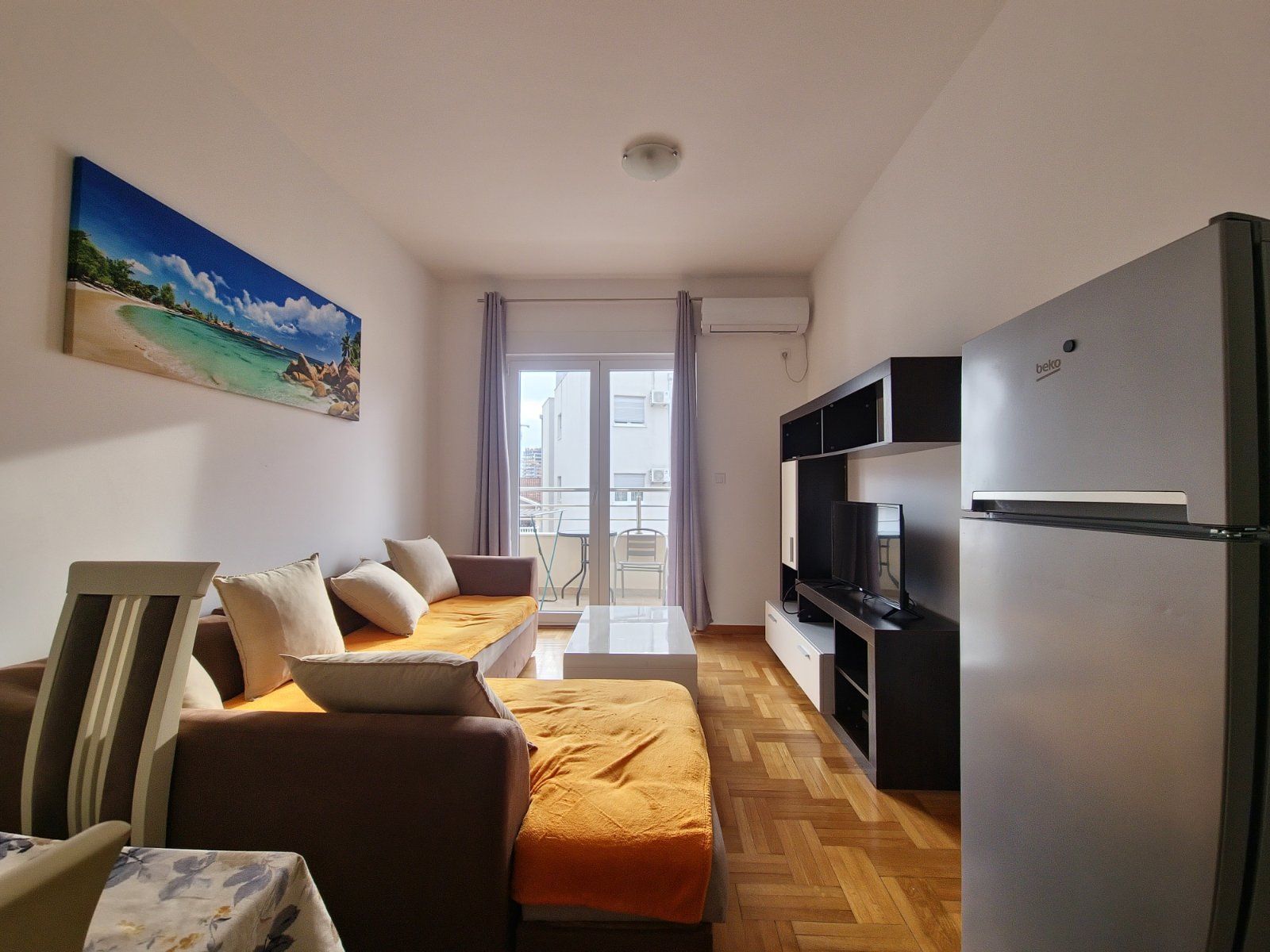 Izdavanje opremljenog jednosobnog stana 41m2 na ekskluzivnoj lokaciji,Budva (NA DUZI PERIOD) - Amfora Real Estate