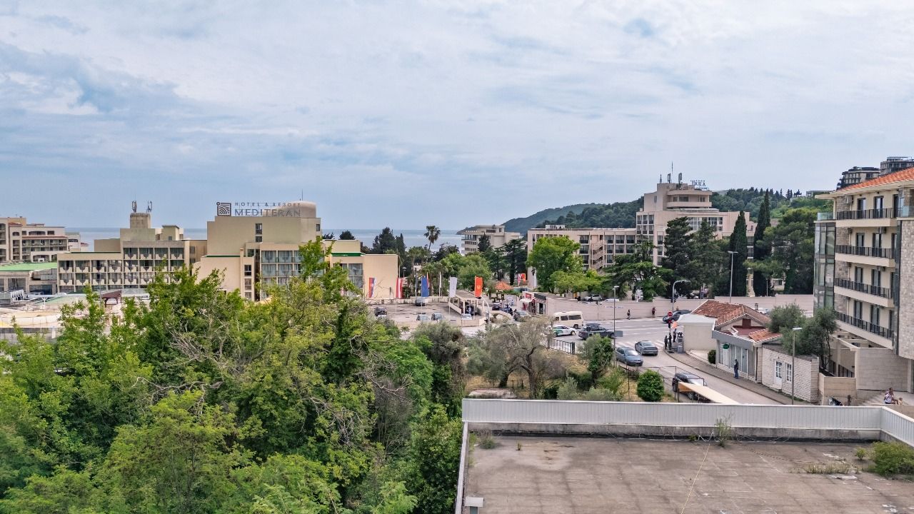 Jednosoban stan 47,68 m² u ekskluzivnom kompleksu u izgradnji – Bečići | Izuzetna lokacija | Akcijska cena do kraja godine - Amfora Real Estate