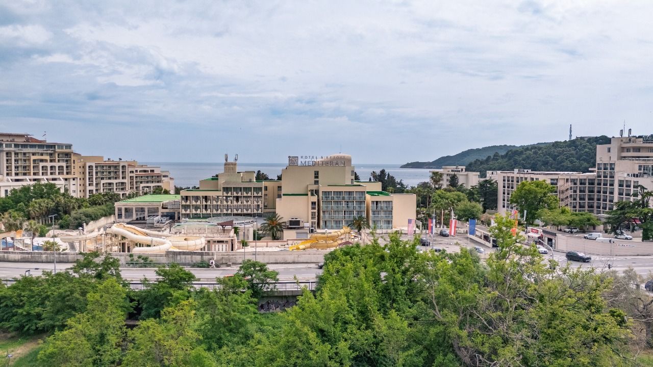 Jednosoban stan 47,68 m² u ekskluzivnom kompleksu u izgradnji – Bečići | Izuzetna lokacija | Akcijska cena do kraja godine - Amfora Real Estate