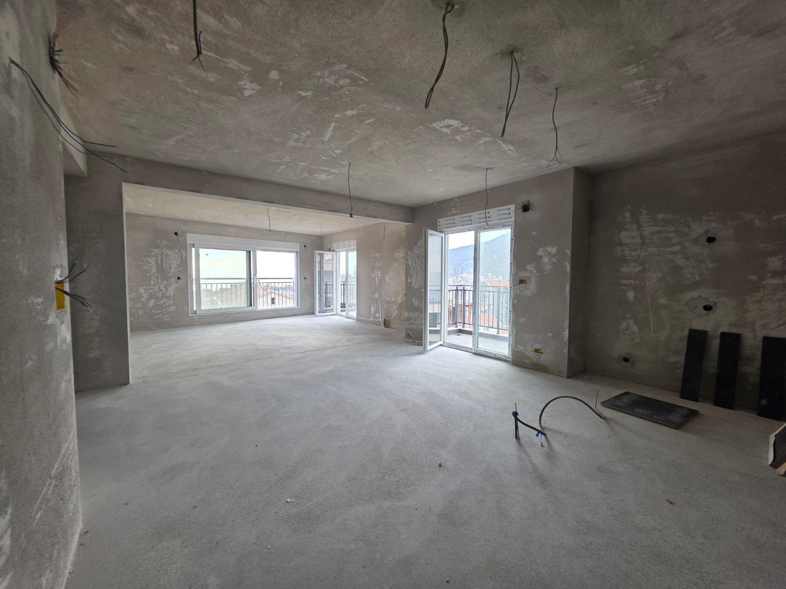 Prodaja trosobnog stana 165 m² u novogradnji sa pogledom na more – Podkosljun, Budva - Amfora Real Estate