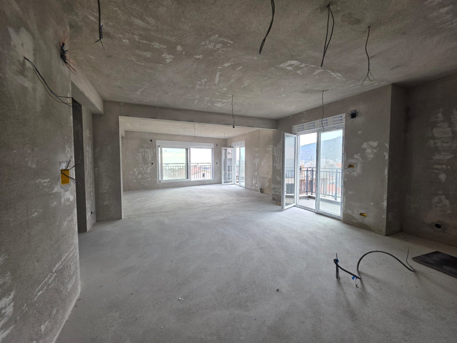 Prodaja trosobnog stana 165 m² u novogradnji sa pogledom na more – Podkosljun, Budva - Amfora Real Estate