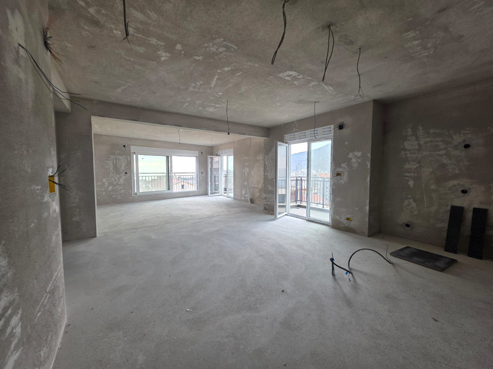 Prodaja trosobnog stana 165 m² u novogradnji sa pogledom na more – Podkosljun, Budva - Amfora Real Estate