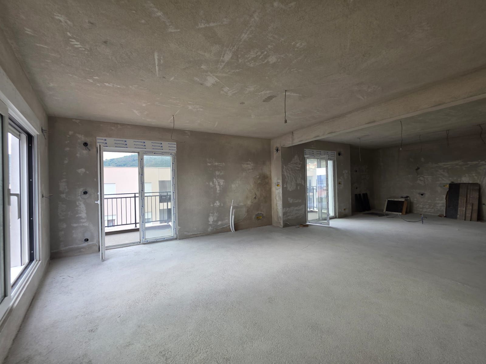 Prodaja trosobnog stana 165 m² u novogradnji sa pogledom na more – Podkosljun, Budva - Amfora Real Estate