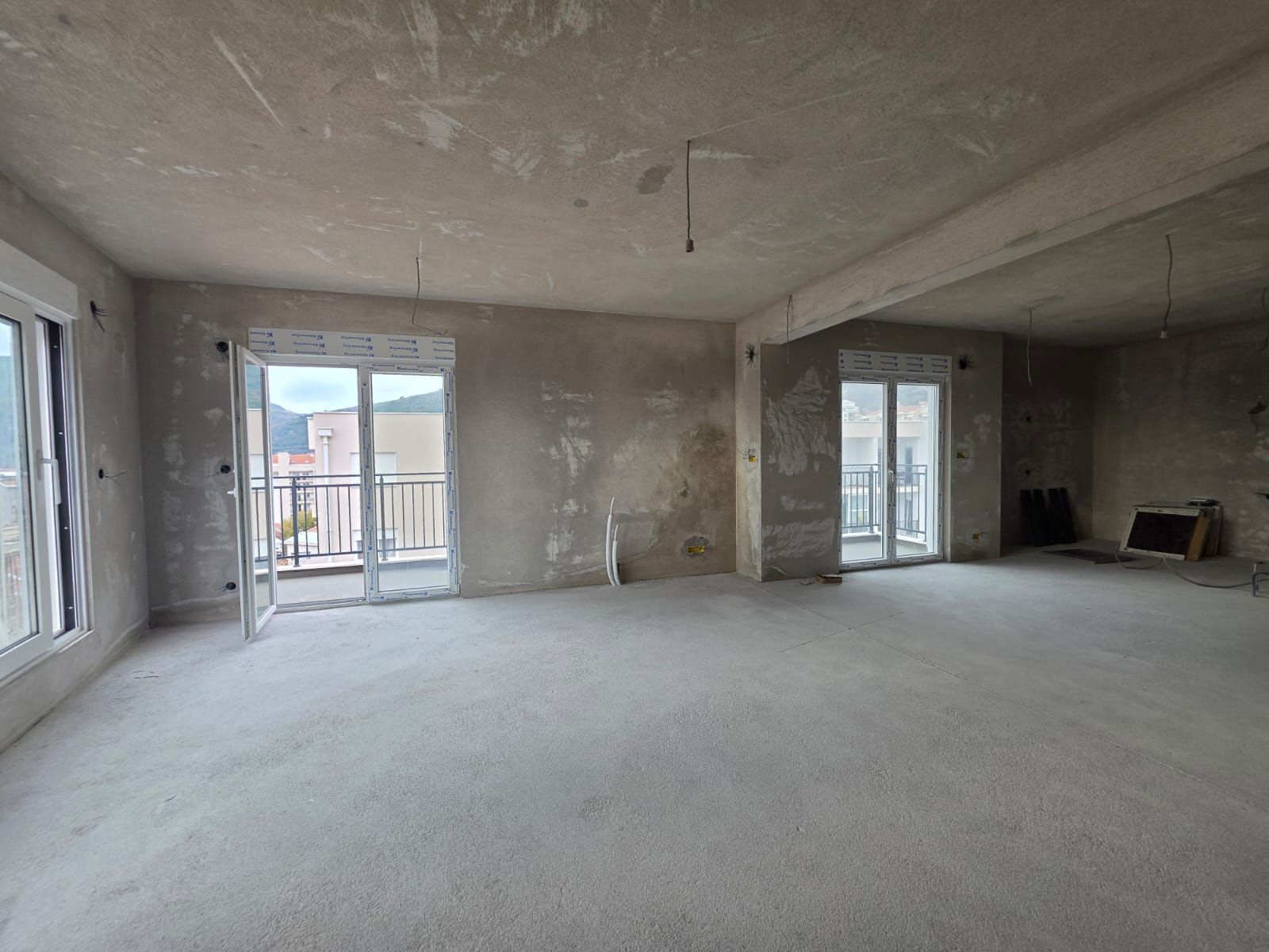 Prodaja trosobnog stana 165 m² u novogradnji sa pogledom na more – Podkosljun, Budva - Amfora Real Estate