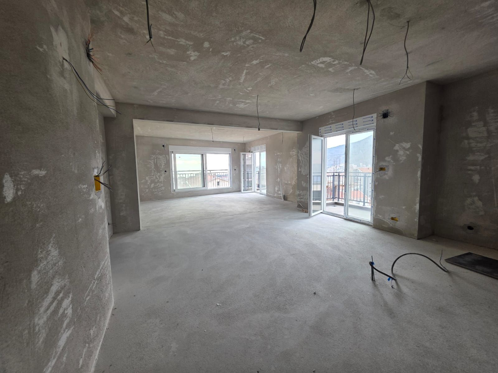 Prodaja trosobnog stana 165 m² u novogradnji sa pogledom na more – Podkosljun, Budva - Amfora Real Estate