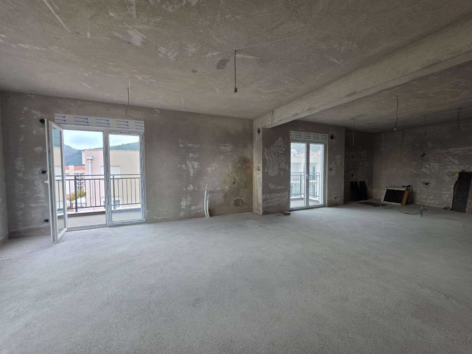 Prodaja trosobnog stana 165 m² u novogradnji sa pogledom na more – Podkosljun, Budva - Amfora Real Estate