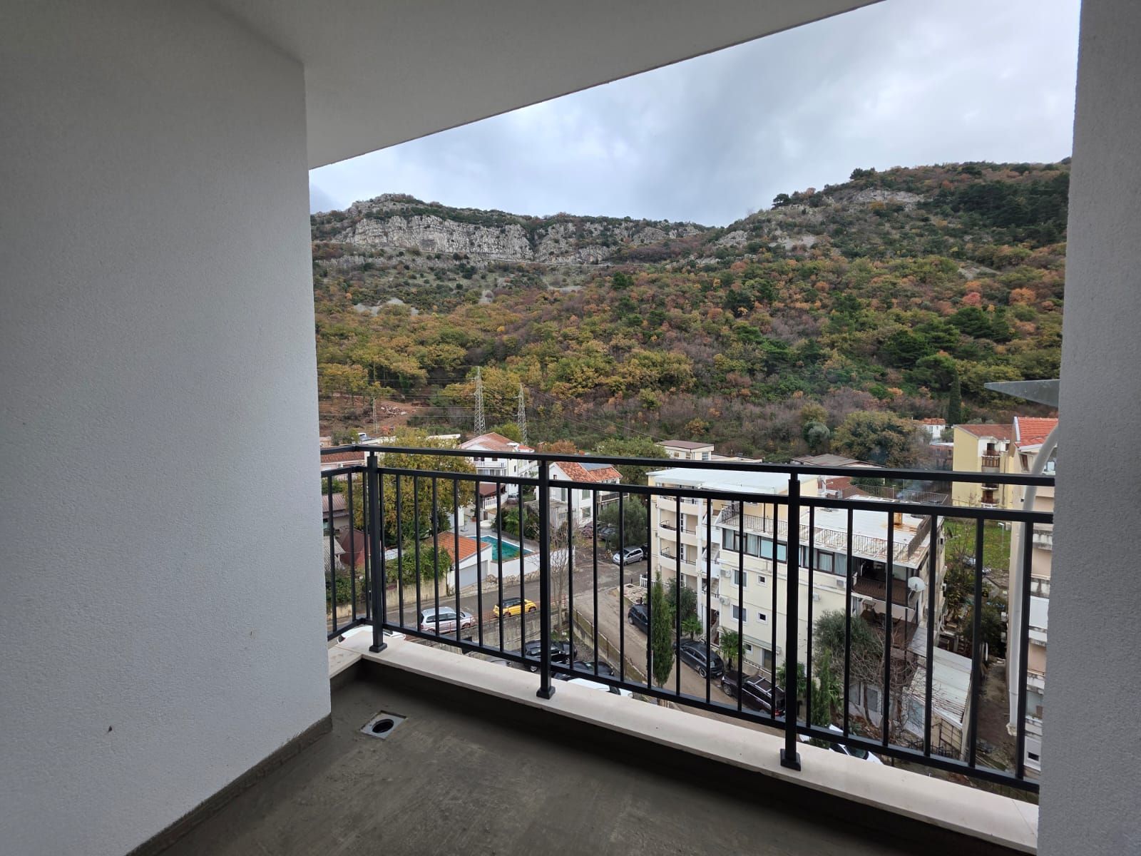 Prodaja trosobnog stana 165 m² u novogradnji sa pogledom na more – Podkosljun, Budva - Amfora Real Estate