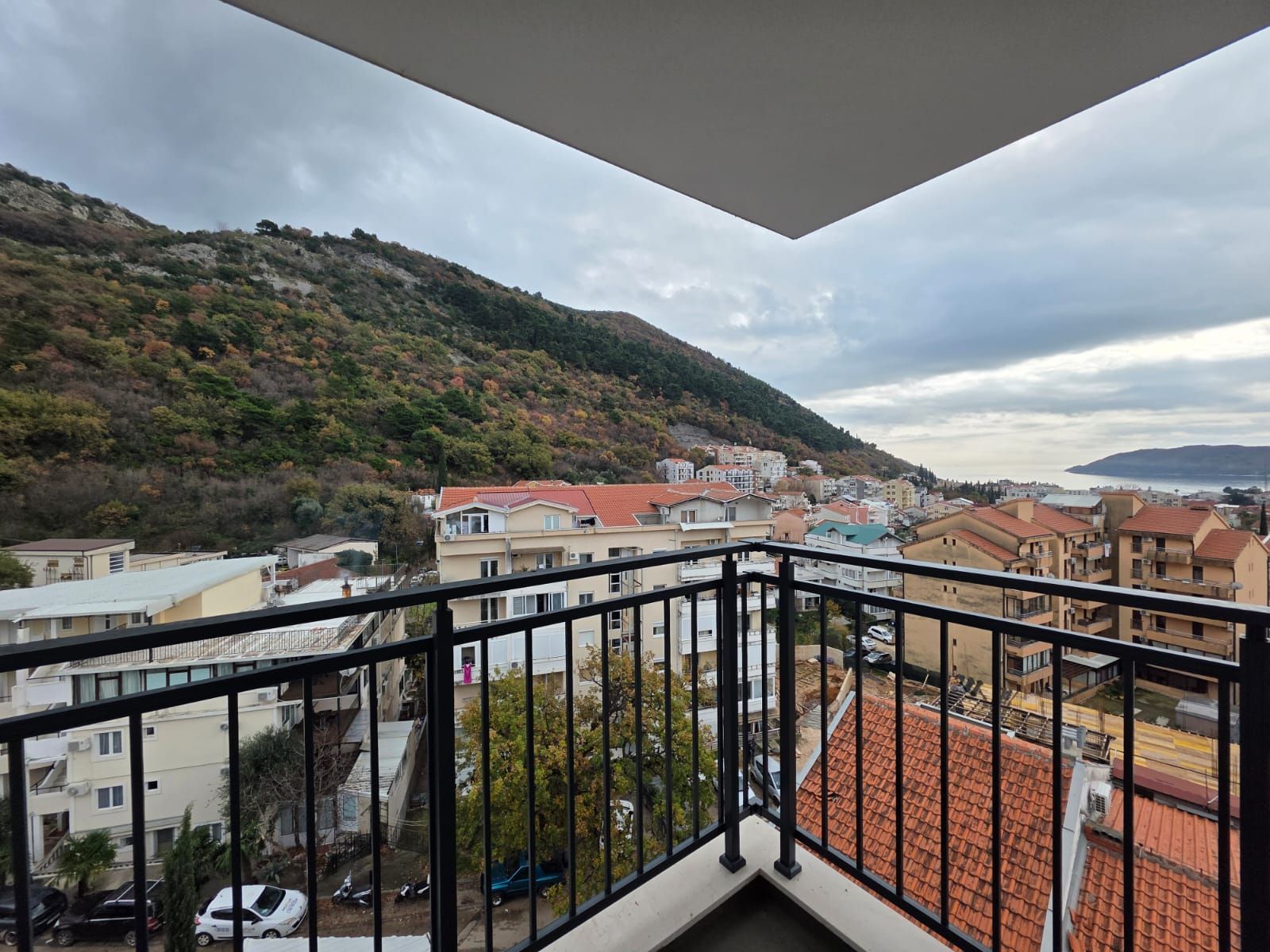 Prodaja trosobnog stana 165 m² u novogradnji sa pogledom na more – Podkosljun, Budva - Amfora Real Estate