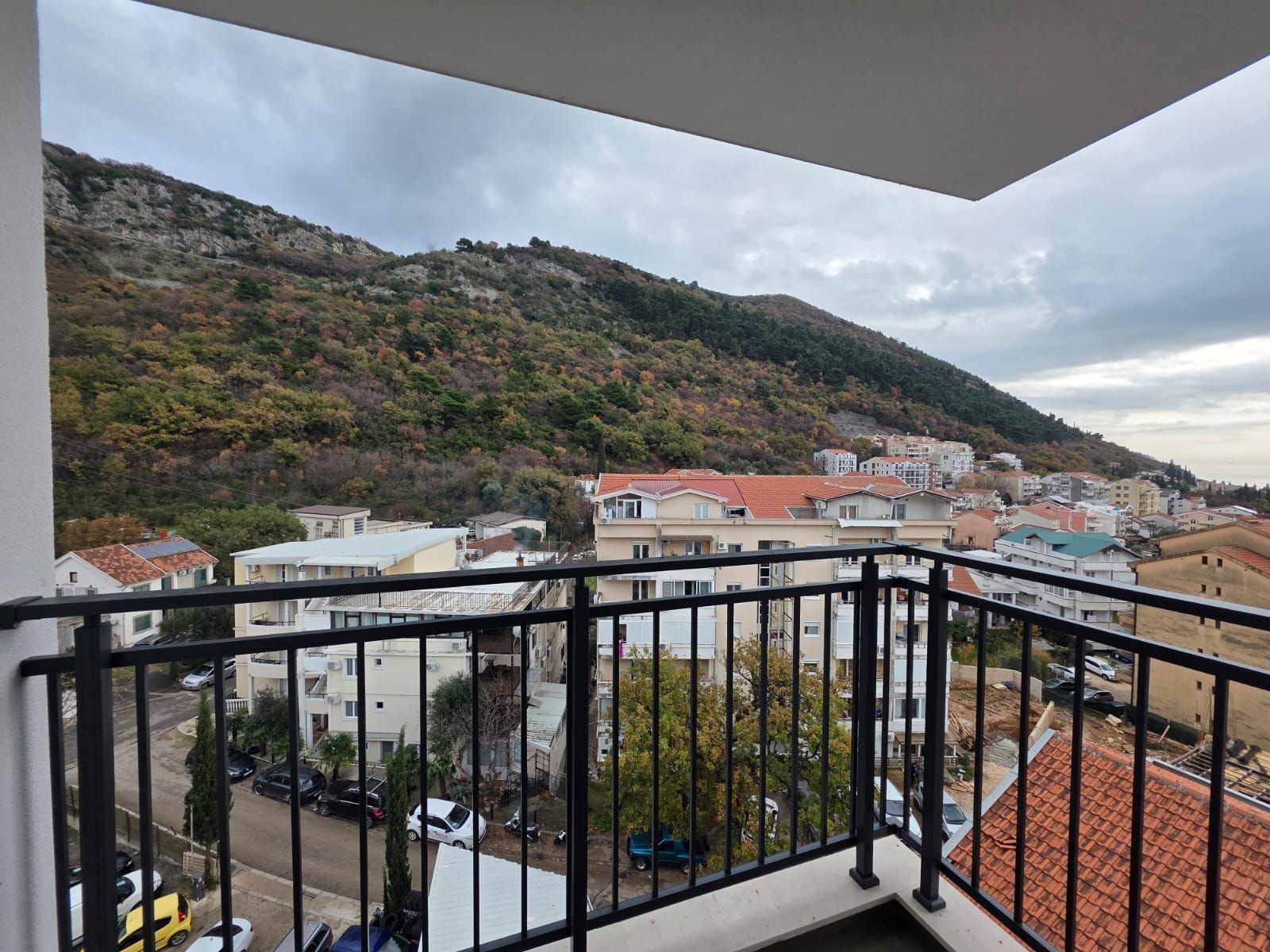 Prodaja trosobnog stana 165 m² u novogradnji sa pogledom na more – Podkosljun, Budva - Amfora Real Estate