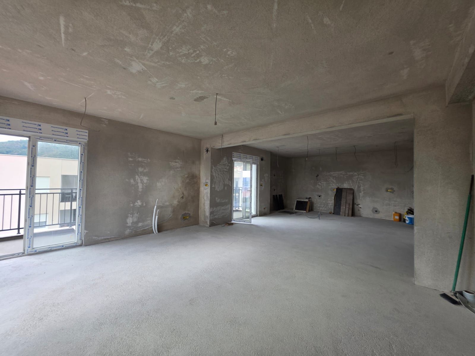 Prodaja trosobnog stana 165 m² u novogradnji sa pogledom na more – Podkosljun, Budva - Amfora Real Estate