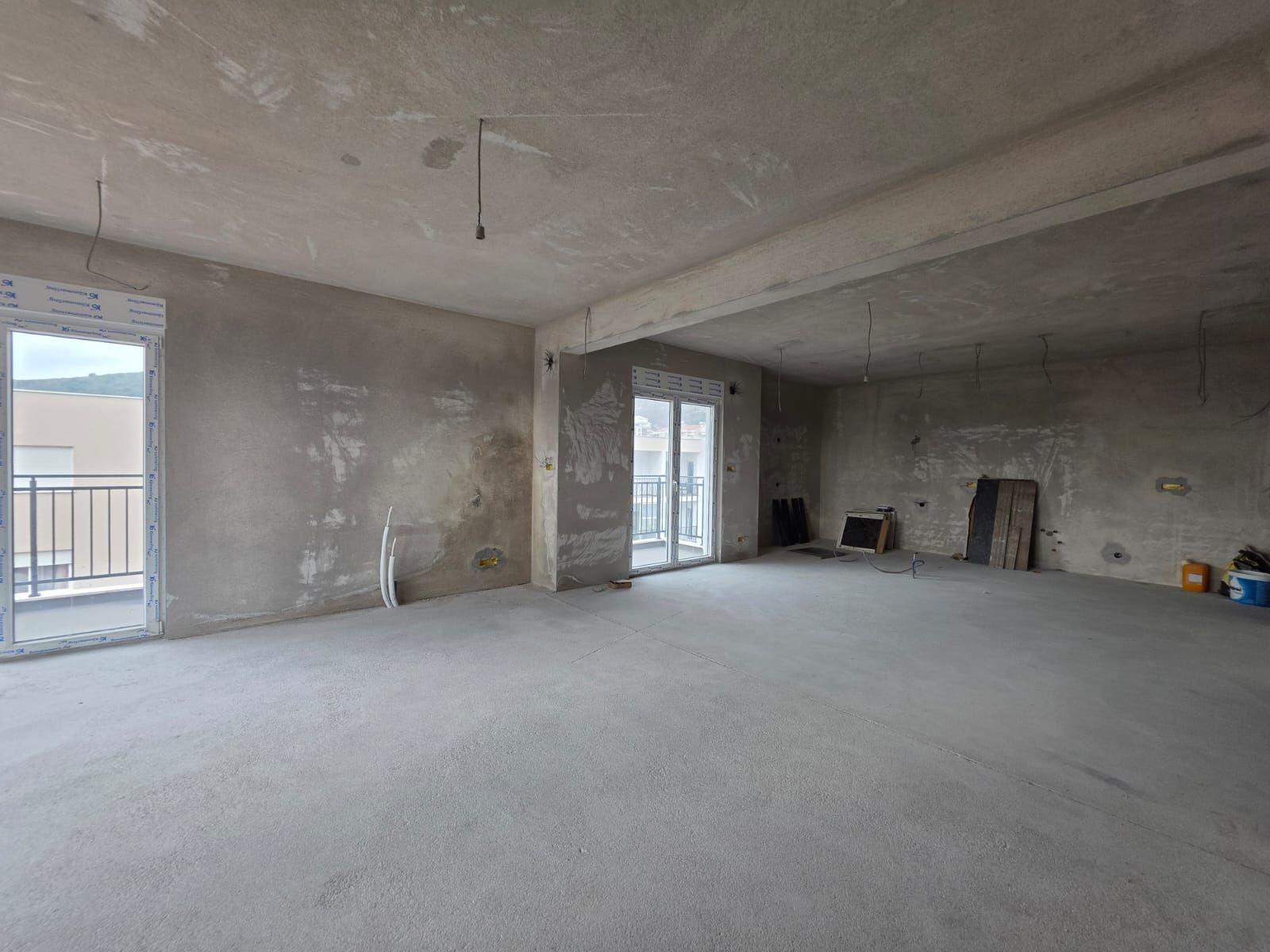 Prodaja trosobnog stana 165 m² u novogradnji sa pogledom na more – Podkosljun, Budva - Amfora Real Estate