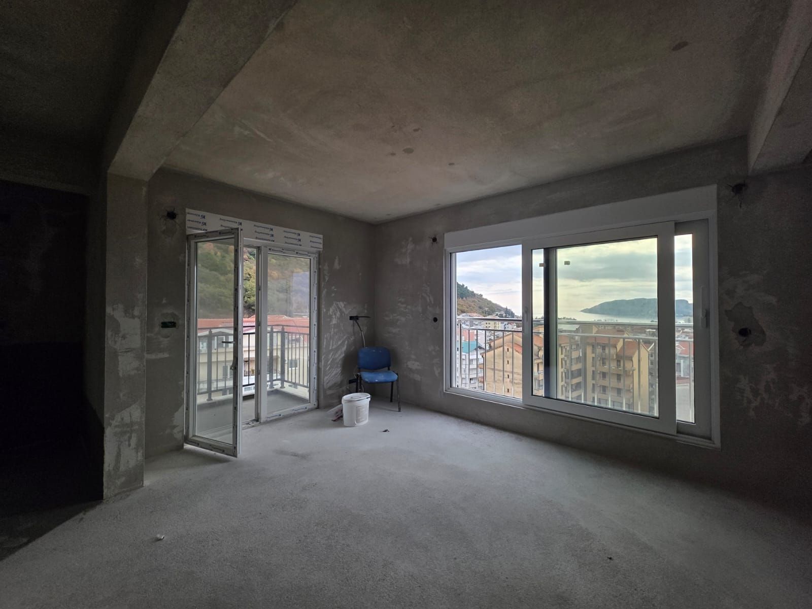 Prodaja trosobnog stana 165 m² u novogradnji sa pogledom na more – Podkosljun, Budva - Amfora Real Estate