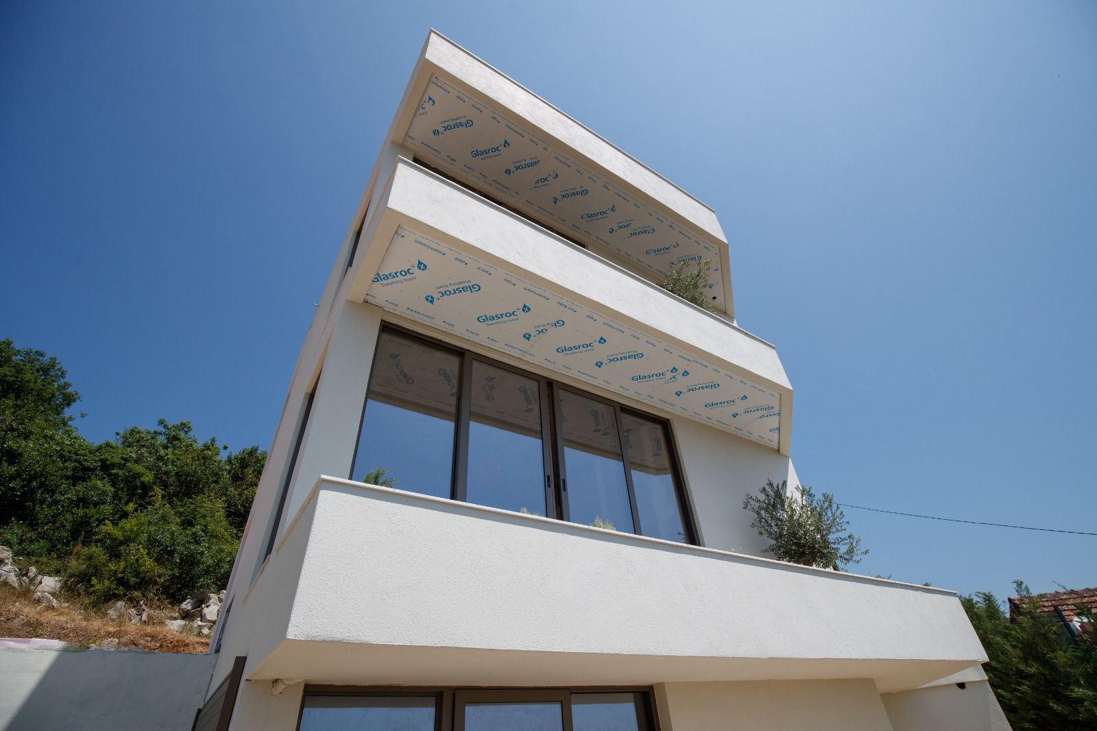 Na prodaju moderna vila 312 m² sa bazenom, teretanom, saunom i panoramskim pogledom na Bokokotorski zaliv – Tivat, - Amfora Real Estate