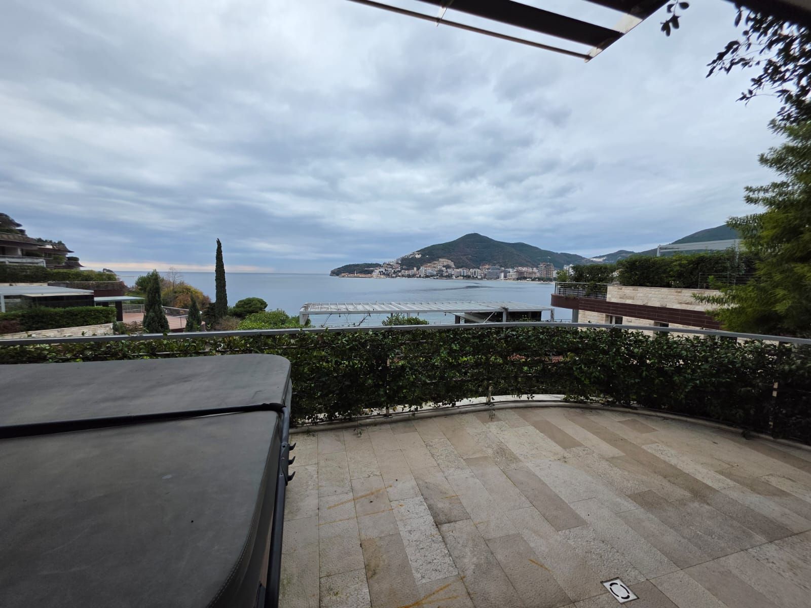 Luksuzan dvosoban stan od 150 m² sa panoramskim pogledom na more u prestižnom kompleksu Dukley Gardens – Budva, Crna Gora - Amfora Real Estate