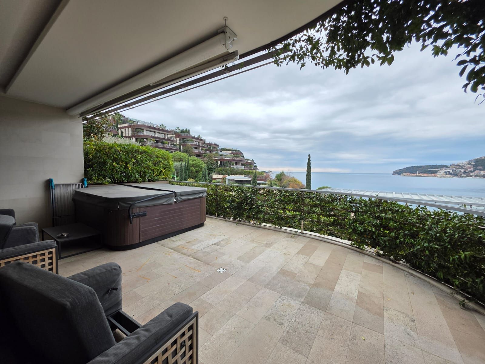 Luksuzan dvosoban stan od 150 m² sa panoramskim pogledom na more u prestižnom kompleksu Dukley Gardens – Budva, Crna Gora - Amfora Real Estate