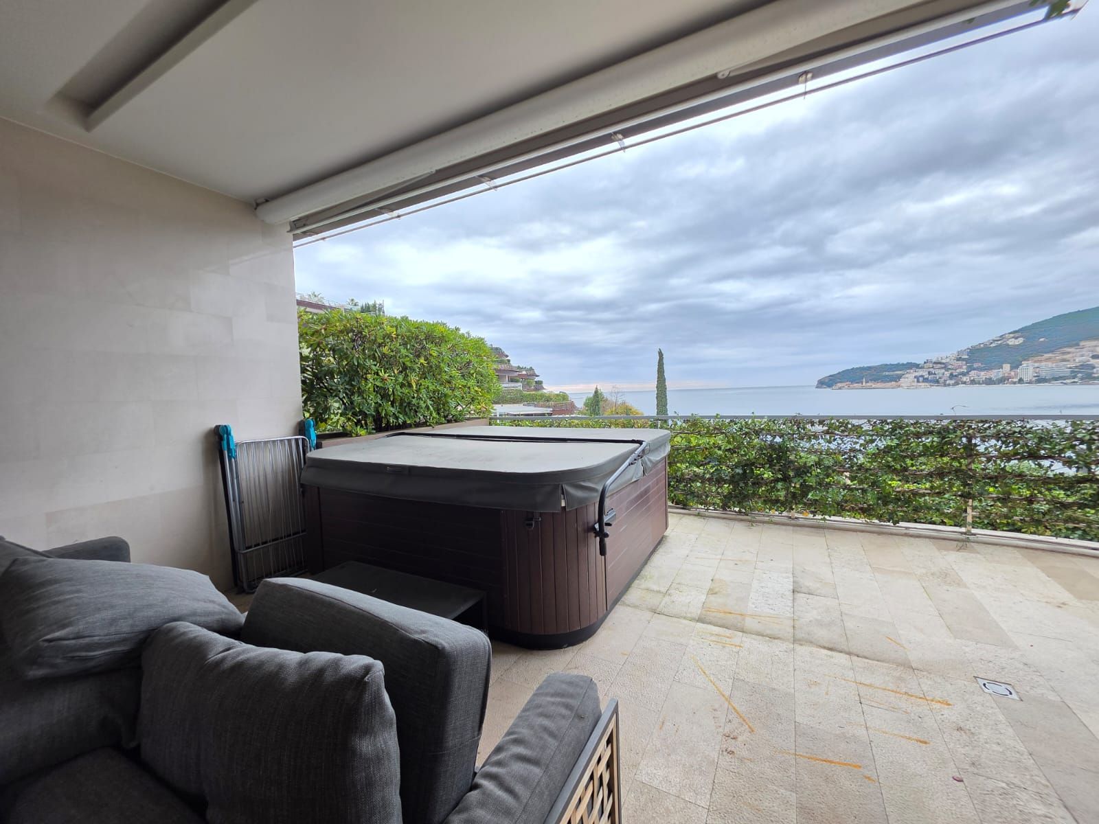 Luksuzan dvosoban stan od 150 m² sa panoramskim pogledom na more u prestižnom kompleksu Dukley Gardens – Budva, Crna Gora - Amfora Real Estate