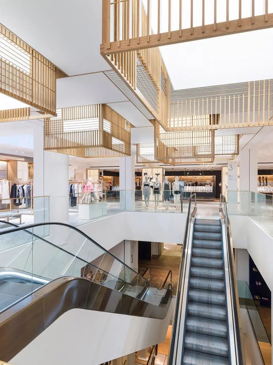 Nov poslovni prostor 103 m² u kompleksu Porto Budva – prva linija mora, prizemlje, mogućnost odloženog plaćanja - Amfora Real Estate