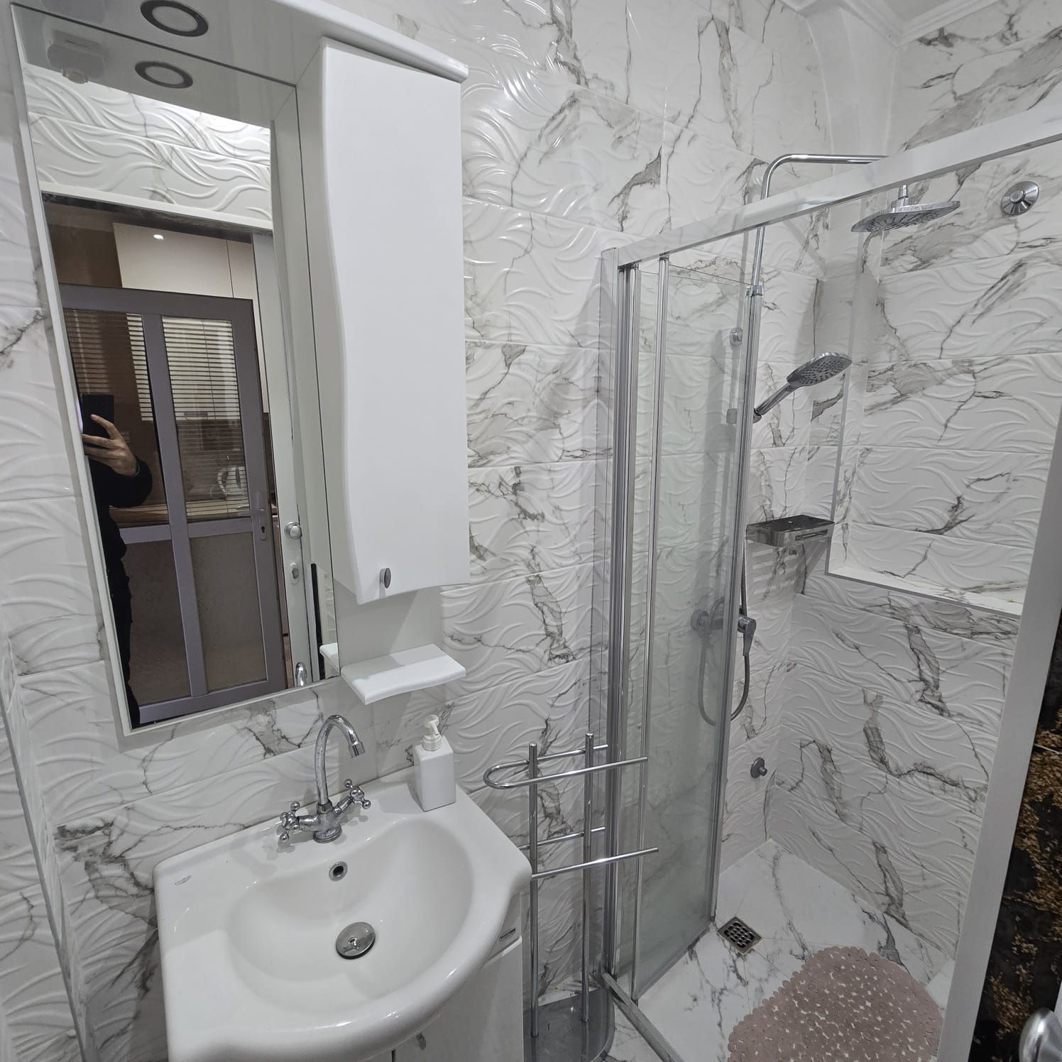 Izdavanje jednosobnog stana 35 m² sa parkingom i pogledom na more – Donja Lastva, Tivat (izdavanje na duzi period) - Amfora Real Estate