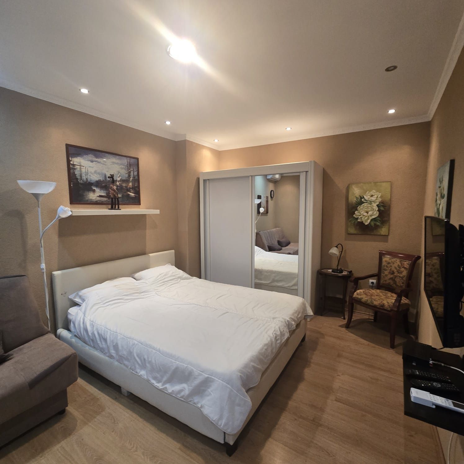 Izdavanje jednosobnog stana 35 m² sa parkingom i pogledom na more – Donja Lastva, Tivat (izdavanje na duzi period) - Amfora Real Estate