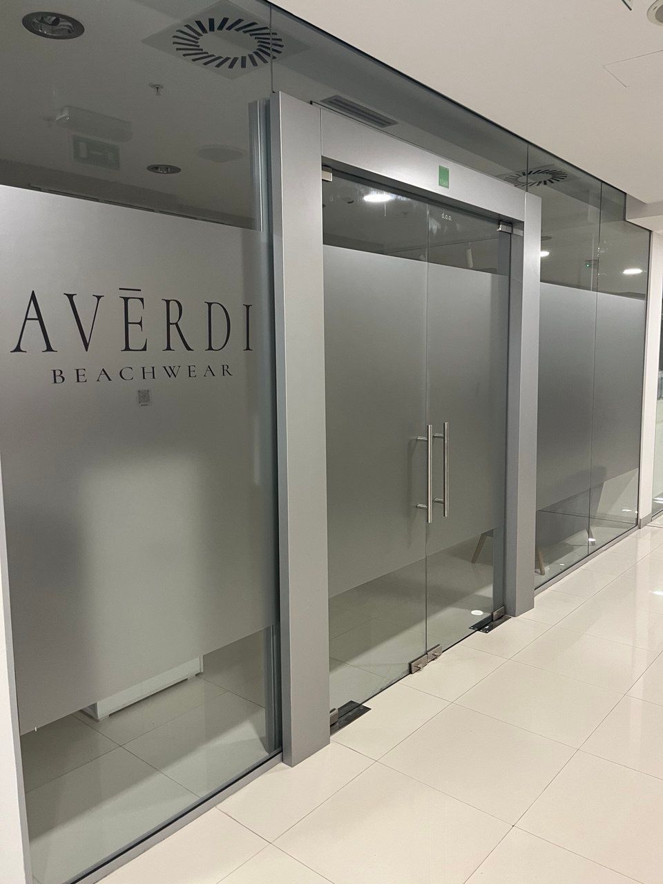 Prodaja poslovnog prostora 25 m² u prestižnom kompleksu TQ Plaza – strogi centar Budve - Amfora Real Estate