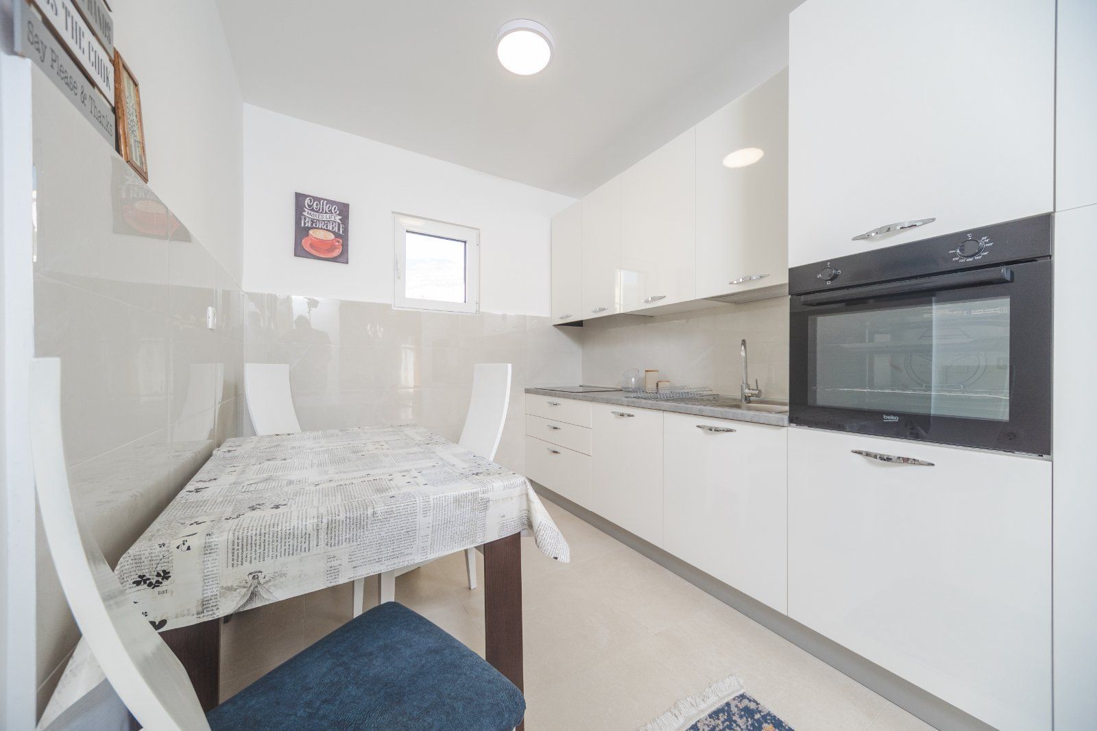 Izdavanje opremljenog jednosobnog stana 56m2 sa parking mestom na ekskluzivnoj lokaciji,Budva-Bulevar (NA DUZI PERIOD) - Amfora Real Estate