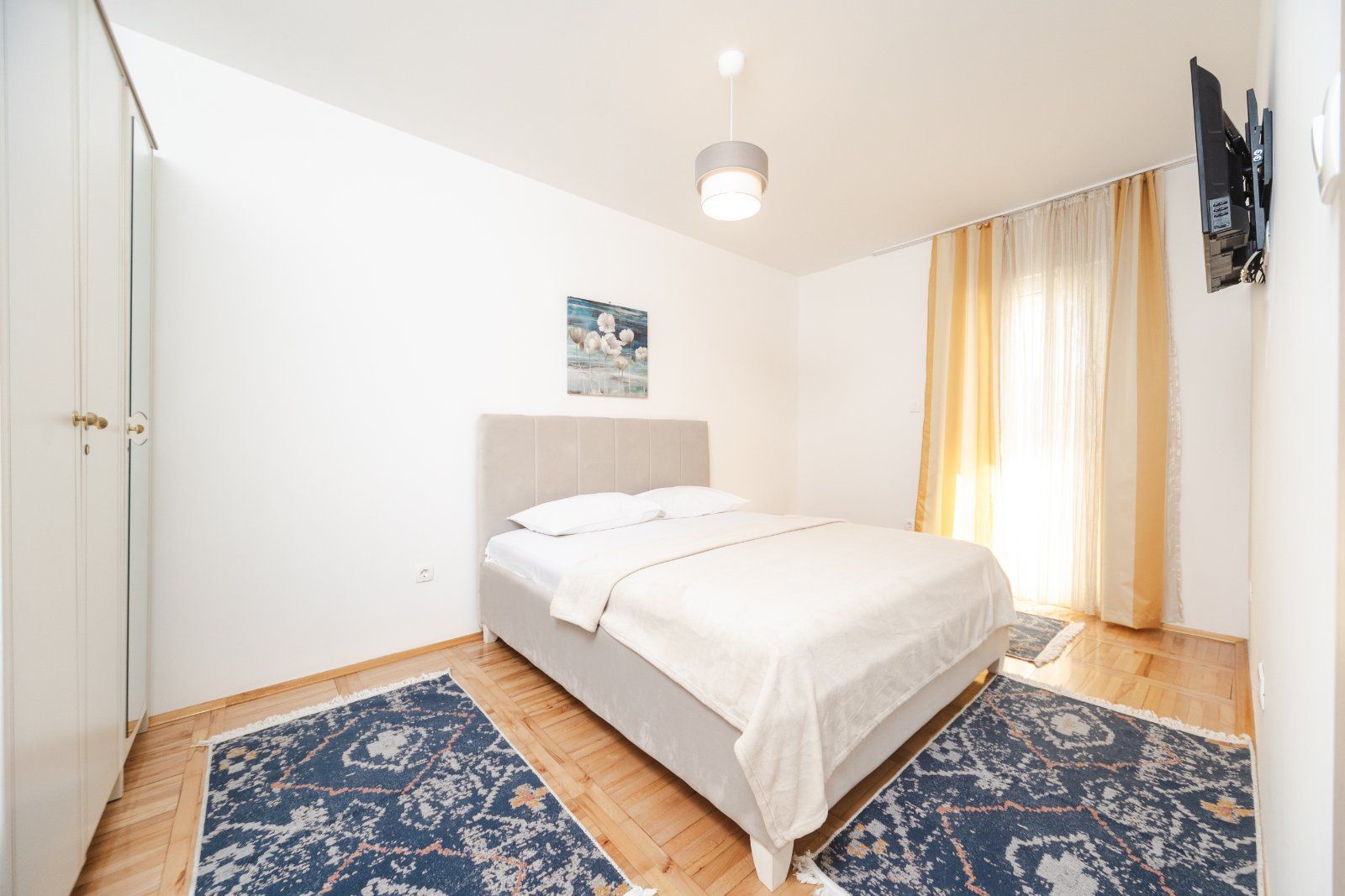 Izdavanje opremljenog jednosobnog stana 56m2 sa parking mestom na ekskluzivnoj lokaciji,Budva-Bulevar (NA DUZI PERIOD) - Amfora Real Estate