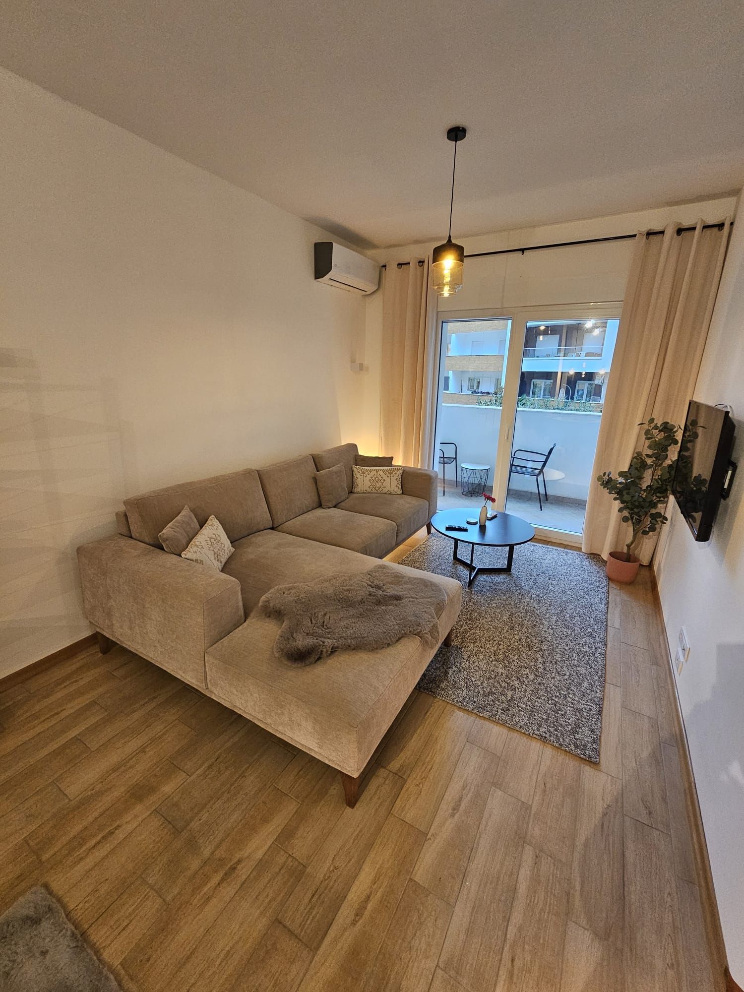 Dvosoban moderno opremljen stan sa garaznim mestom-The Old Bakery,Budva (Izdavanje na duzi period) - Amfora Real Estate