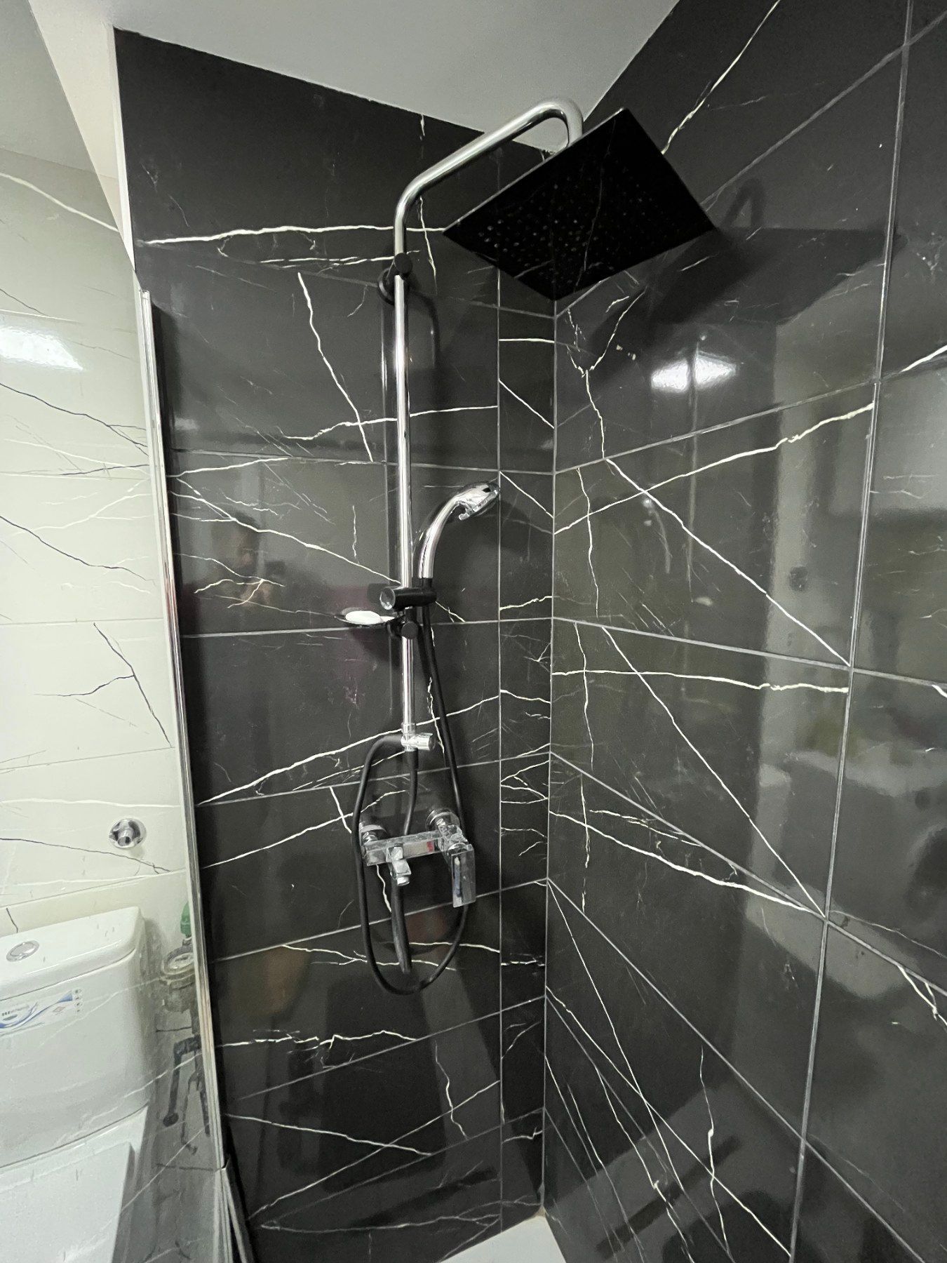 Izdavanje jednosobnog stana na atraktivnoj lokaciji kod hotela Slavije, Budva (Na duzi period) - Amfora Real Estate