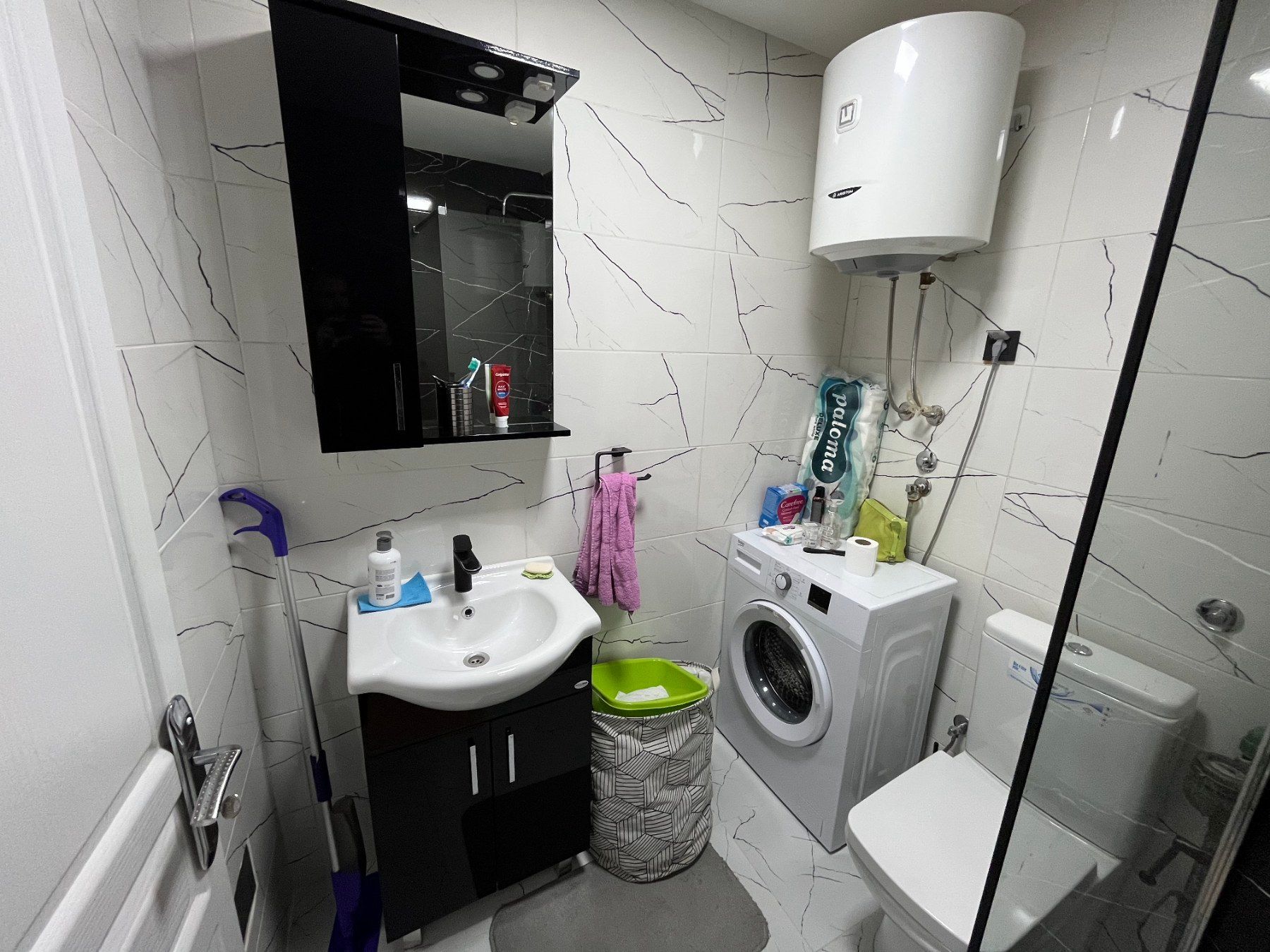 Izdavanje jednosobnog stana na atraktivnoj lokaciji kod hotela Slavije, Budva (Na duzi period) - Amfora Real Estate