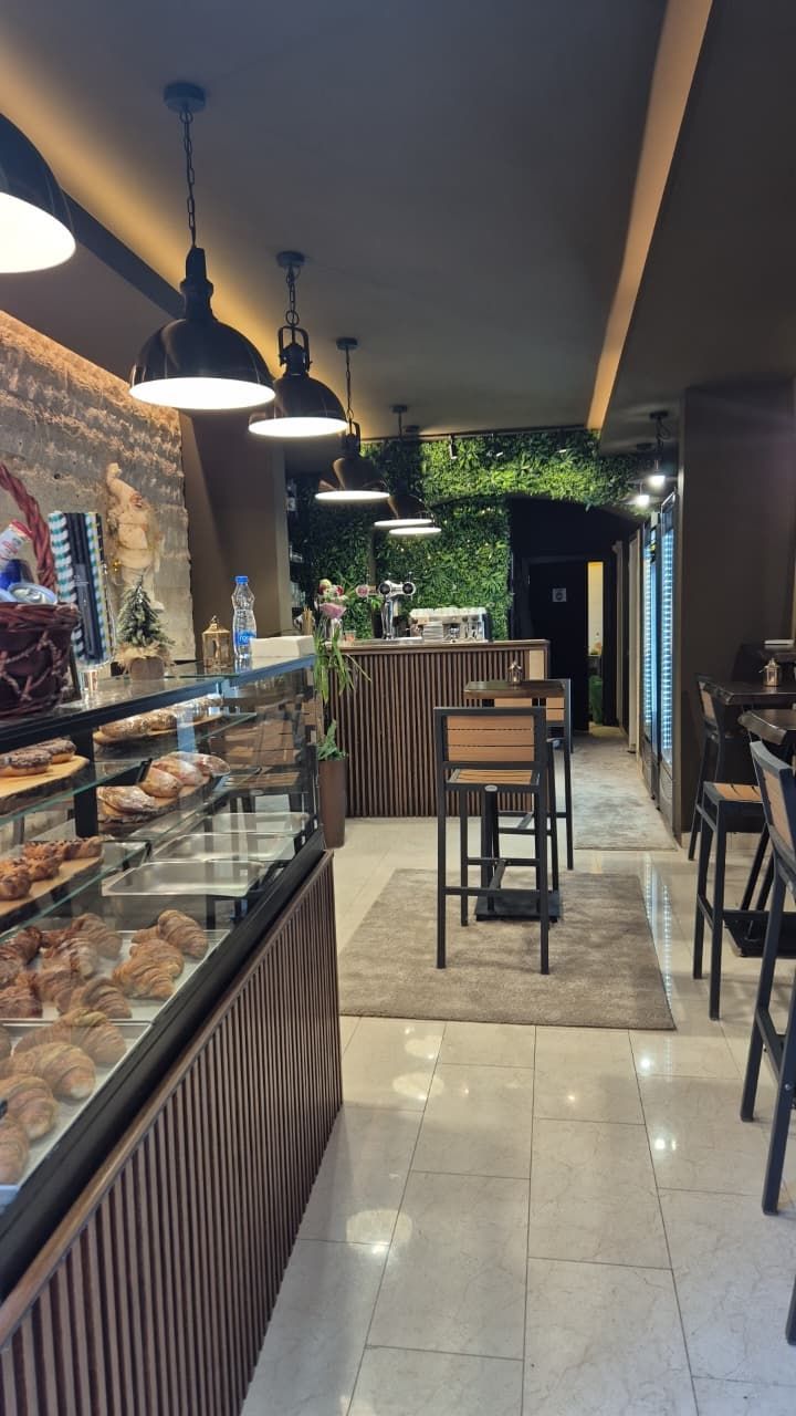 Izdavanje atraktivnog restoranskog prostora u Starom gradu Budve – frekventna lokacija, kompletna oprema - Amfora Real Estate