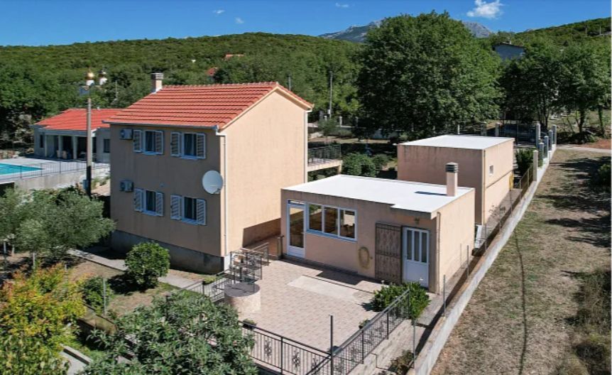 Kuća 169m2 sa imanjem 1.450m² i voćnjakom – Kovači, Kotor - Amfora Real Estate