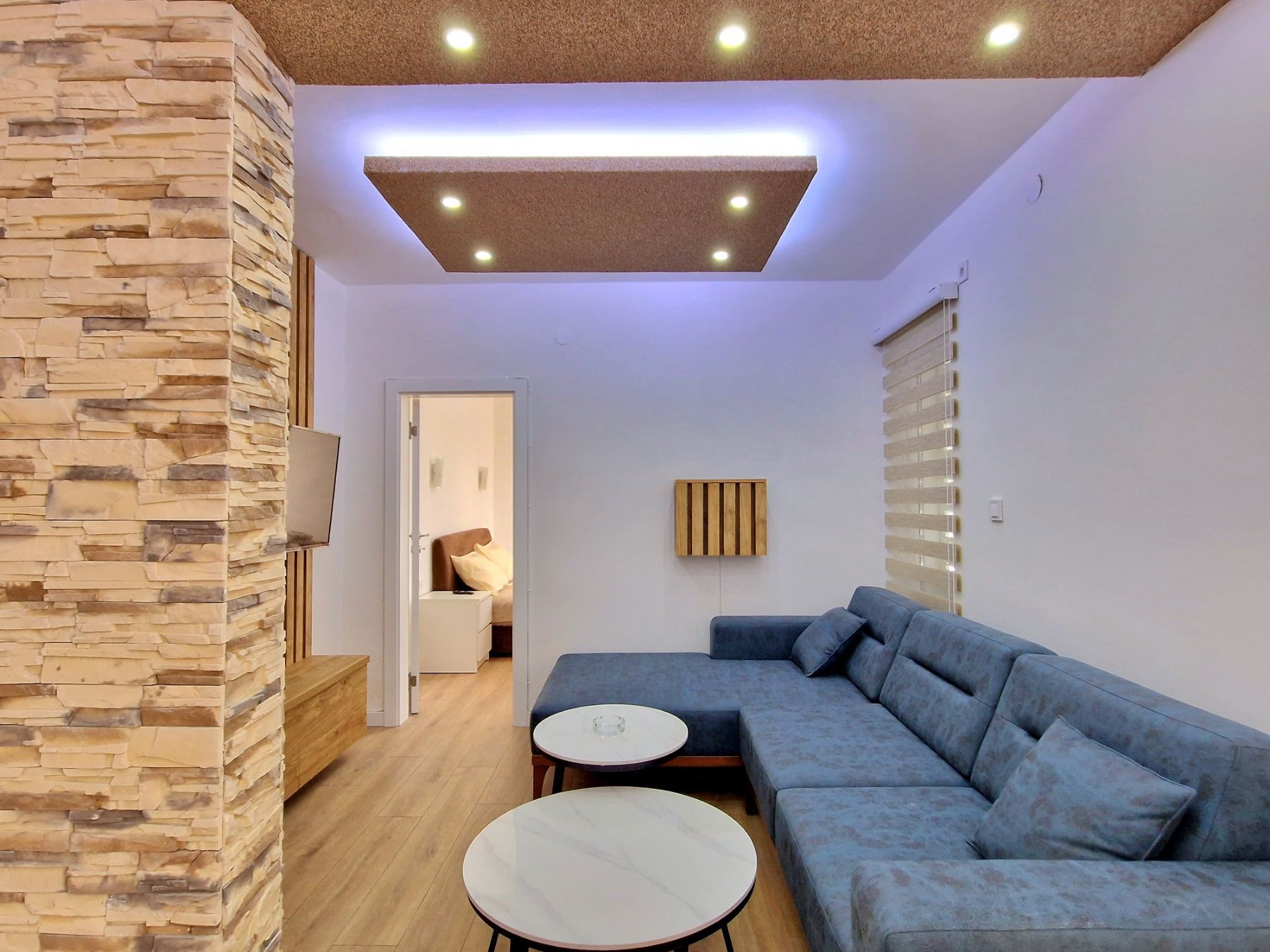 Prodaja renoviranog dvosobnog stana 70m² + terasa 30m² – Bečići - Amfora Real Estate