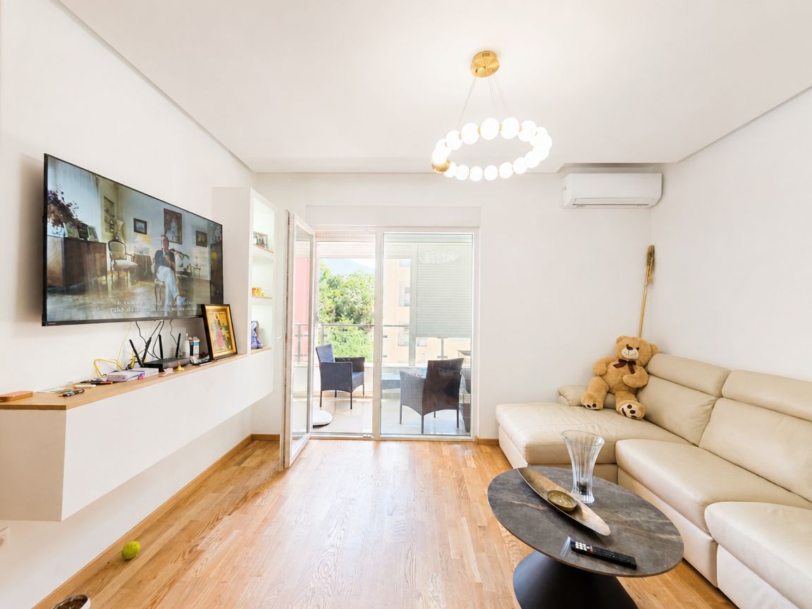 Prodaja nameštenog jednosobnog stana 43m² sa pogledom na more – Bečići, Budva - Amfora Real Estate