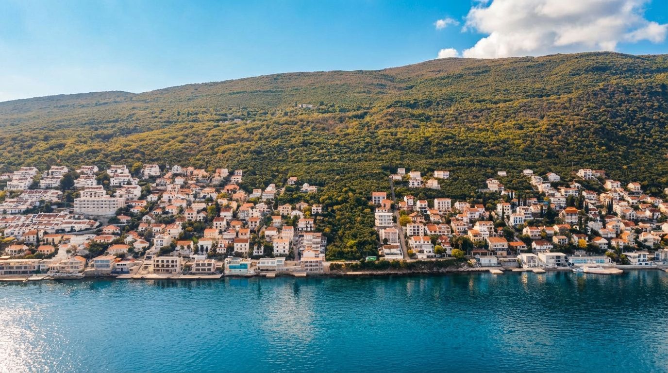 Atraktivno urbanizovano zemljište 721m² u blizini mora – Krašići, Tivat - Amfora Real Estate